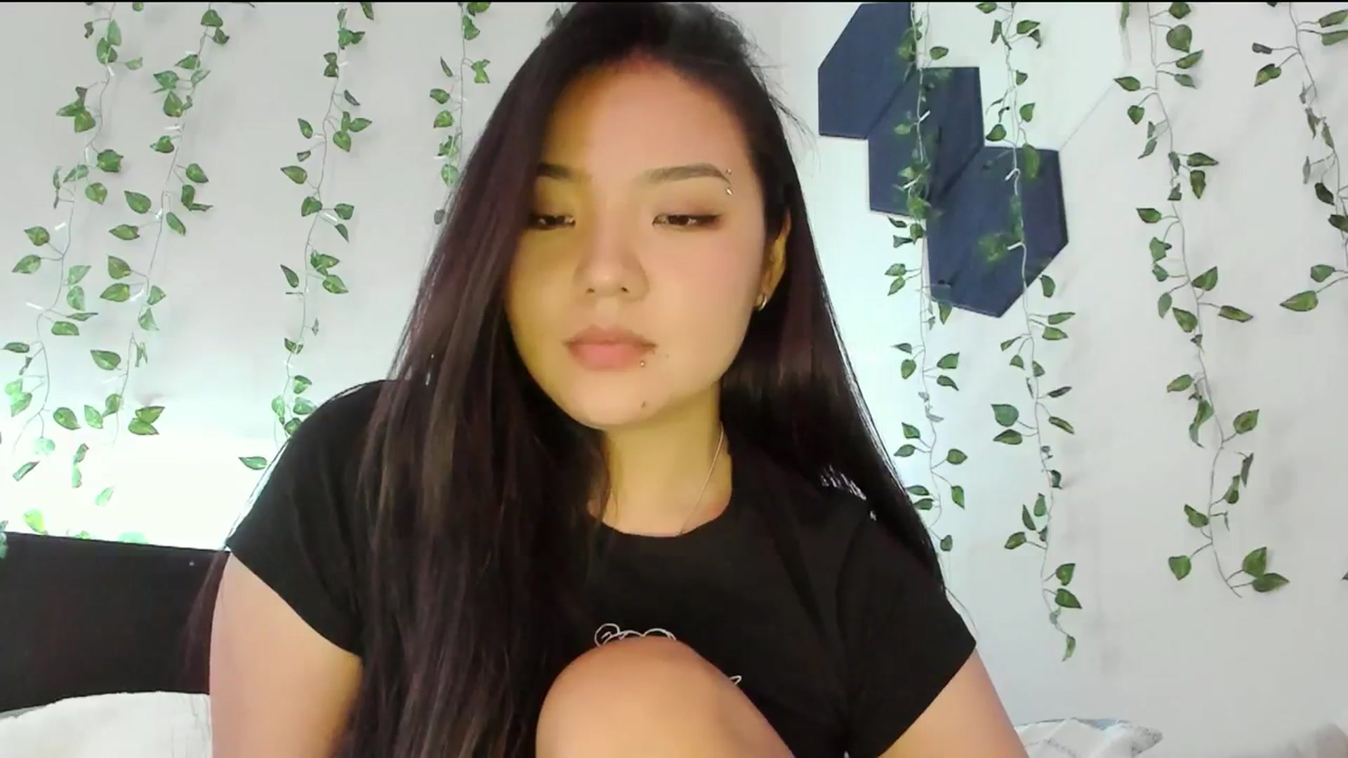 Gallery image thumbnail from Melody__K's myfreecams stream on, 12/19/2023, 06:53 image 13 of 20