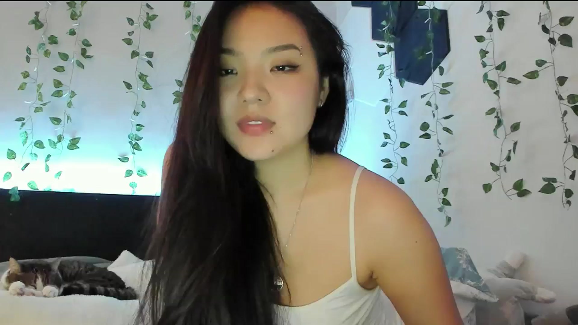 Gallery image thumbnail from Melody__K's myfreecams stream on, 12/23/2023, 04:53 image 1 of 20