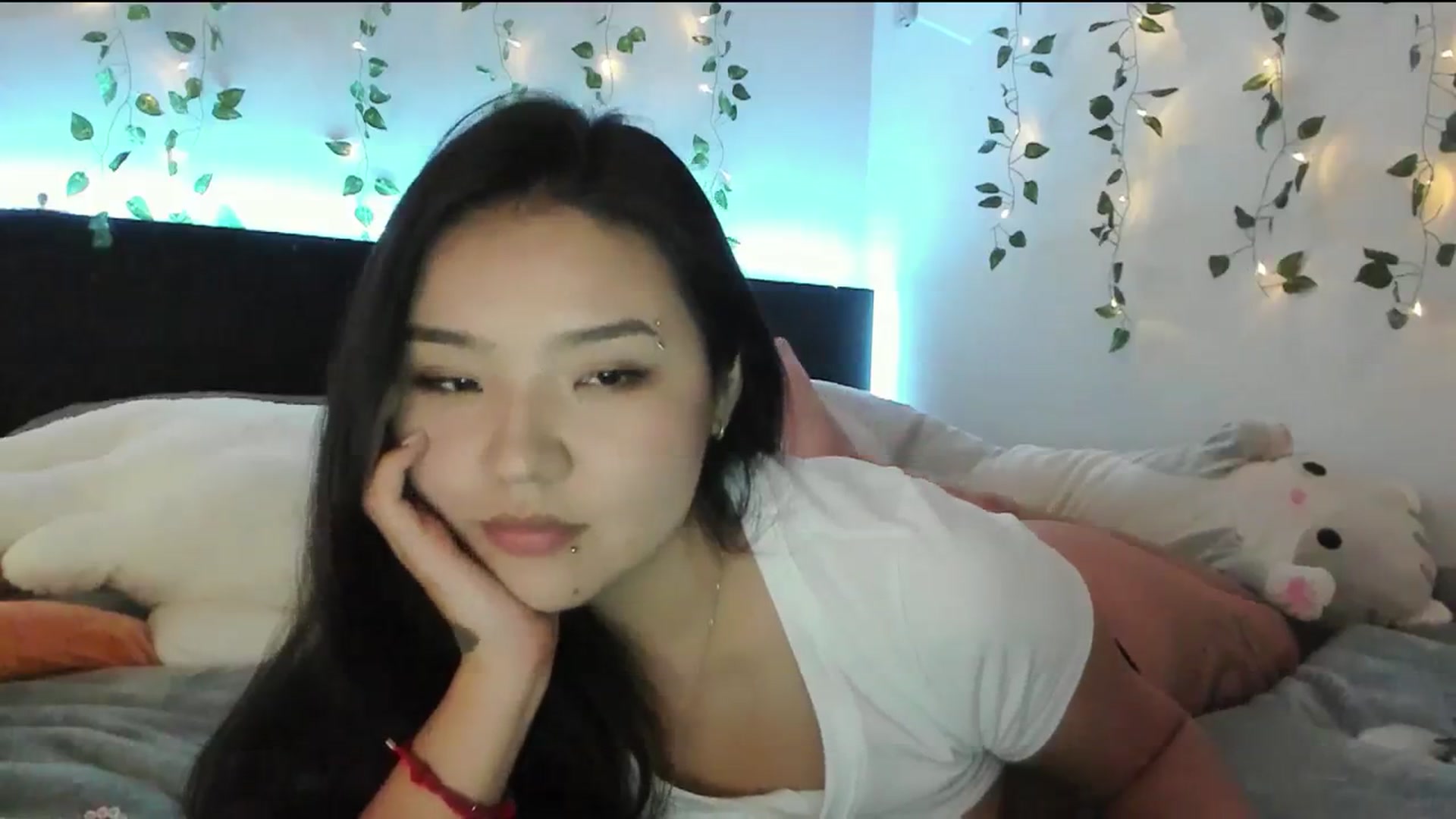 Gallery image thumbnail from Melody__K's myfreecams stream on, 12/27/2023, 06:27 image 8 of 20