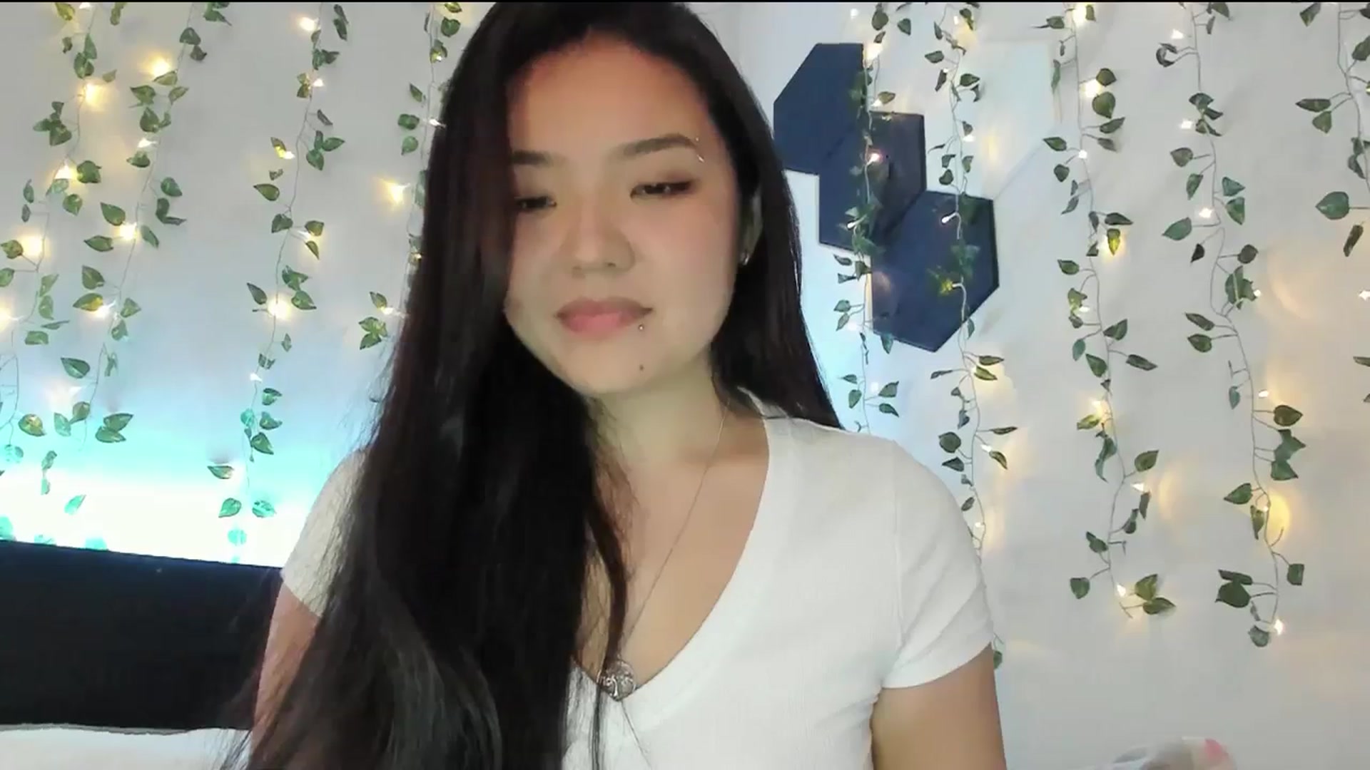 Gallery image thumbnail from Melody__K's myfreecams stream on, 12/27/2023, 06:27 image 14 of 20