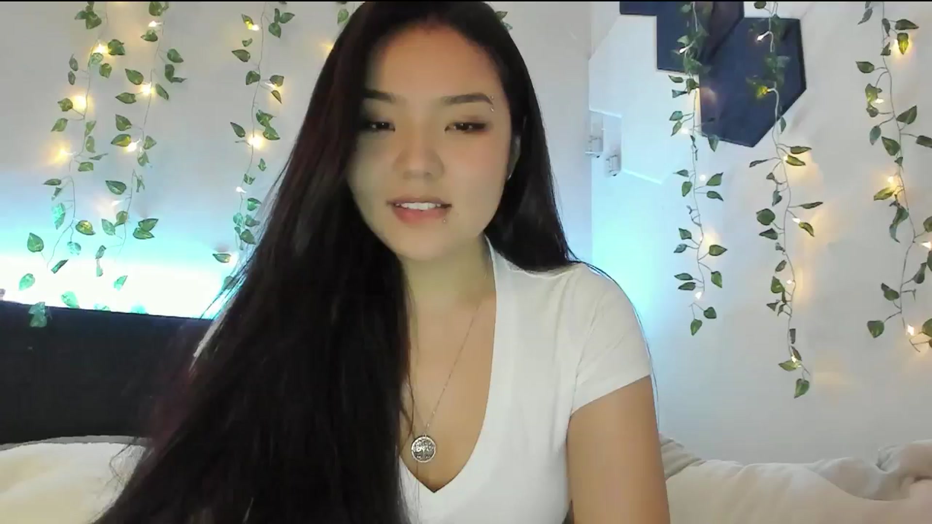 Gallery image thumbnail from Melody__K's myfreecams stream on, 12/27/2023, 06:27 image 1 of 20