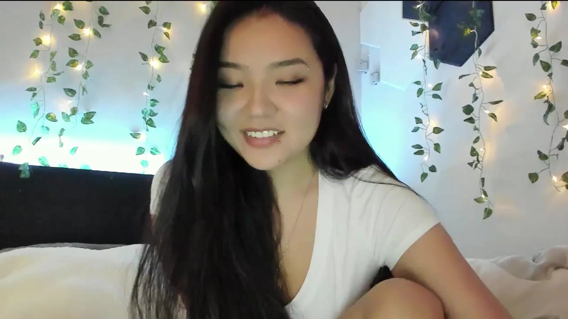 Gallery image thumbnail from Melody__K's myfreecams stream on, 12/27/2023, 06:27 image 2 of 20