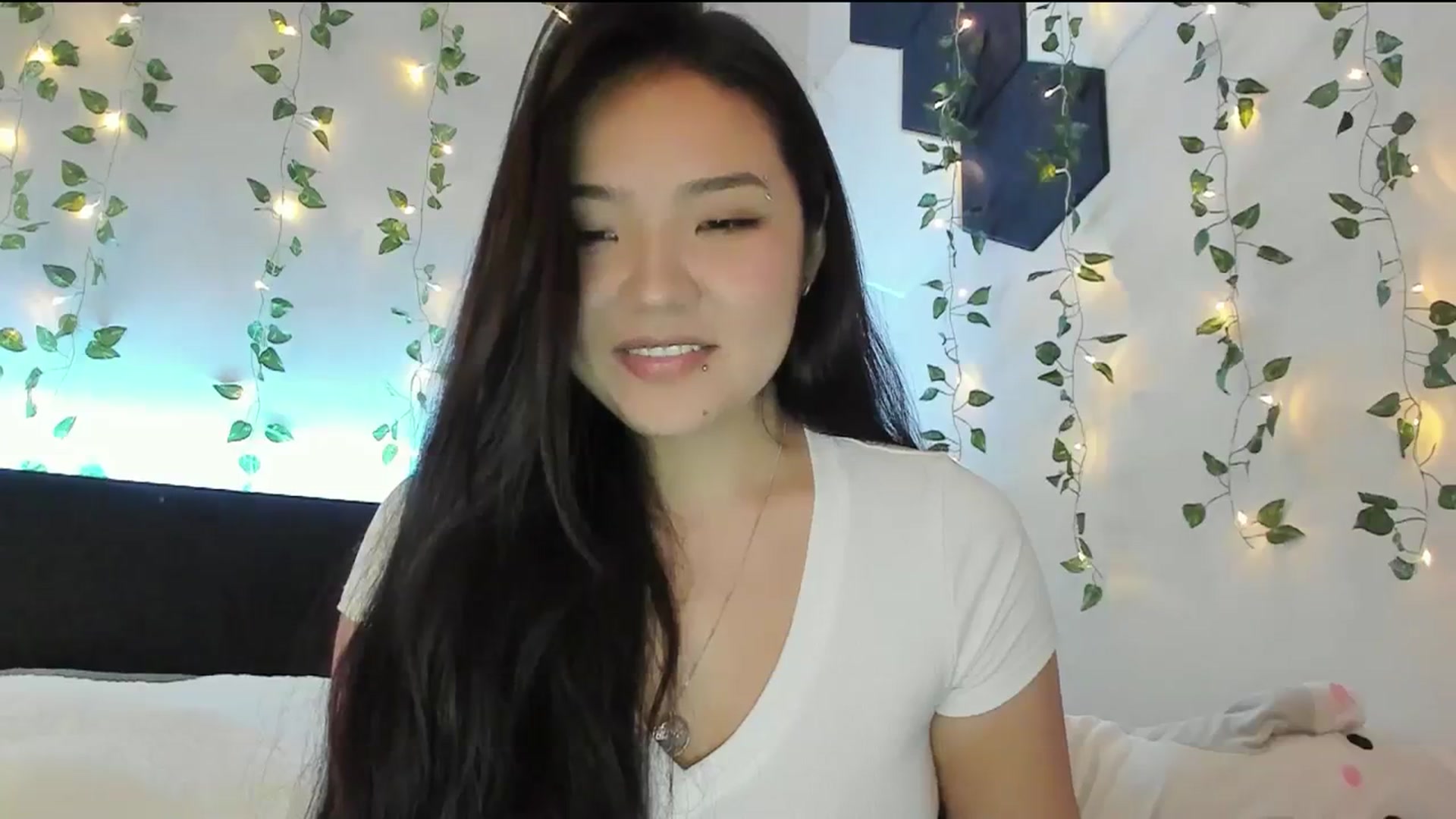 Gallery image thumbnail from Melody__K's myfreecams stream on, 12/27/2023, 06:27 image 11 of 20