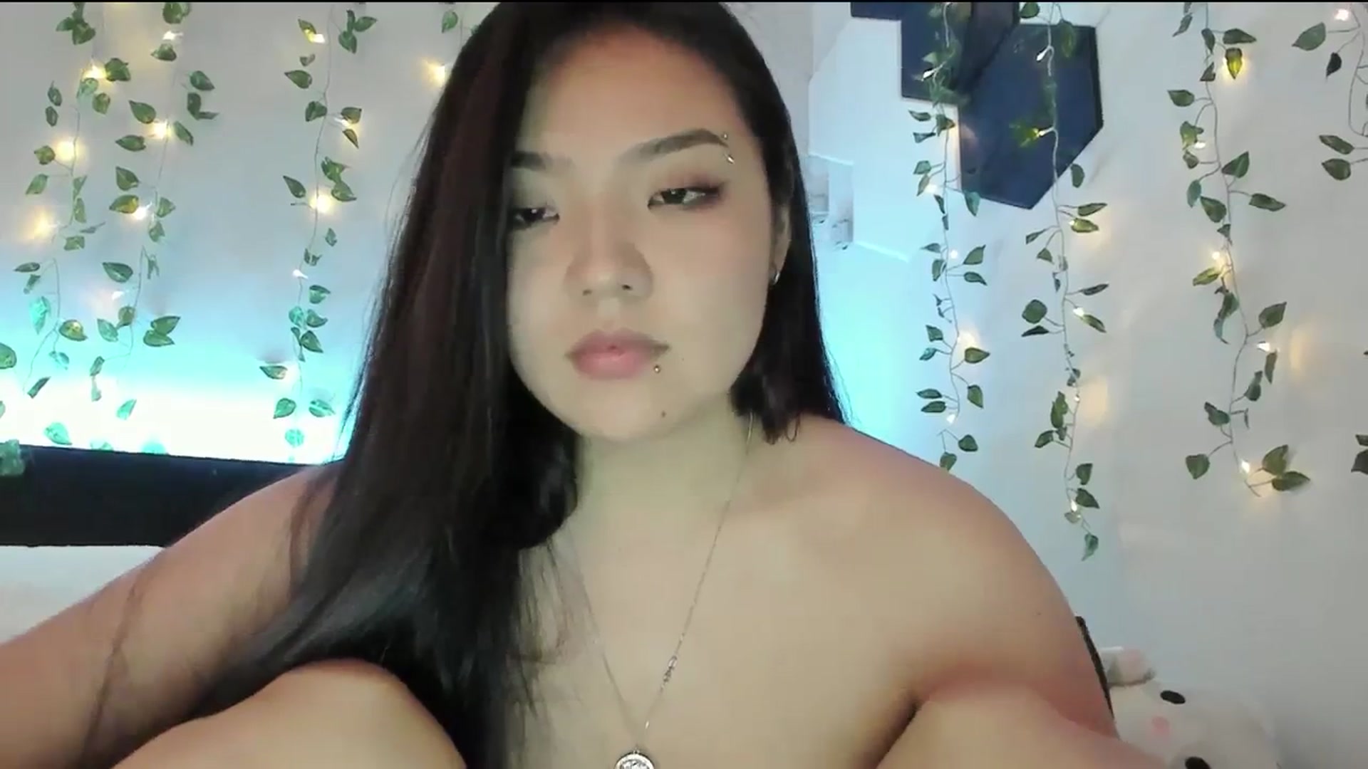 Gallery image thumbnail from Melody__K's myfreecams stream on, 12/29/2023, 07:16 image 9 of 20