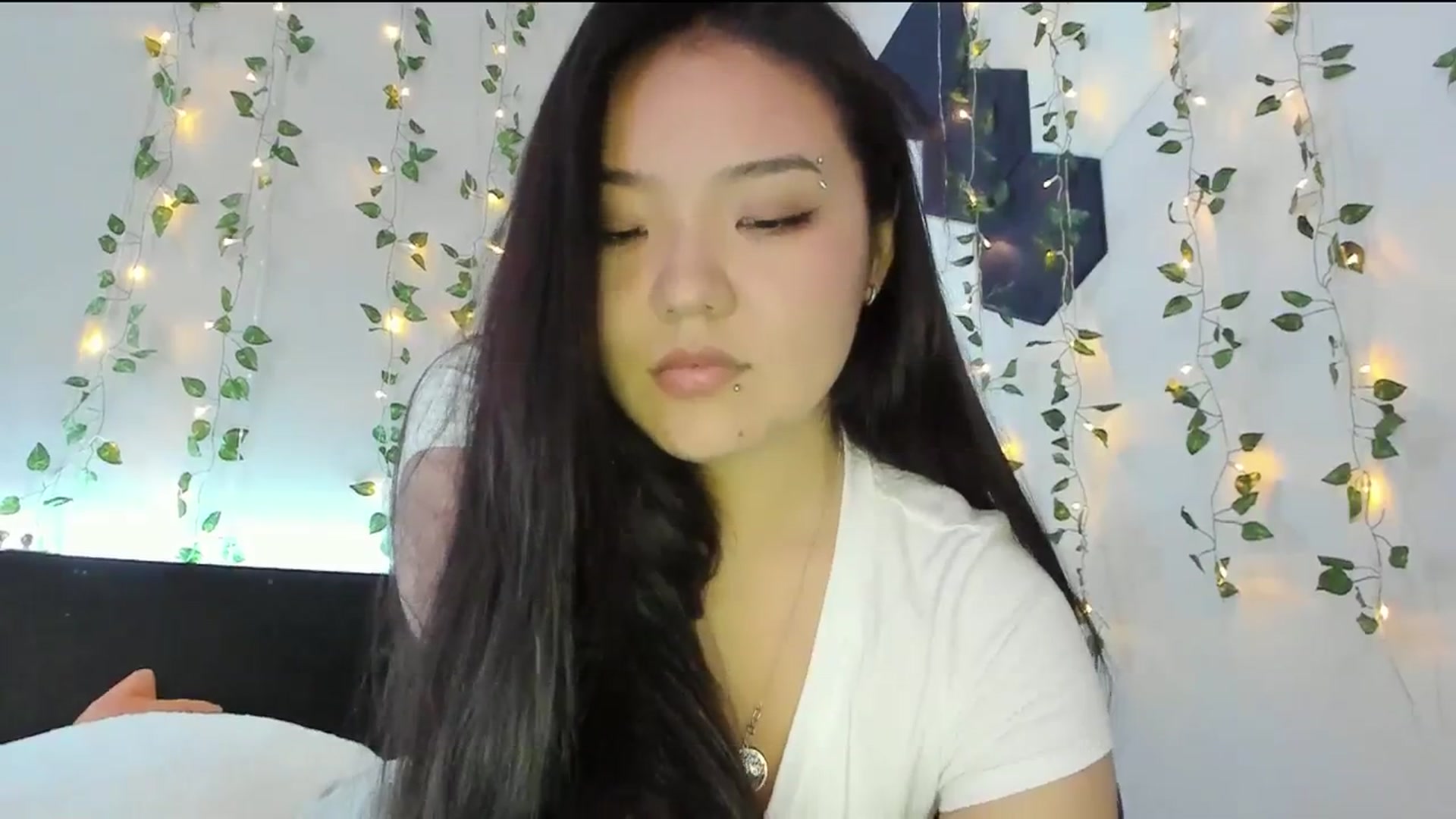 Gallery image thumbnail from Melody__K's myfreecams stream on, 01/19/2024, 05:50 image 13 of 20