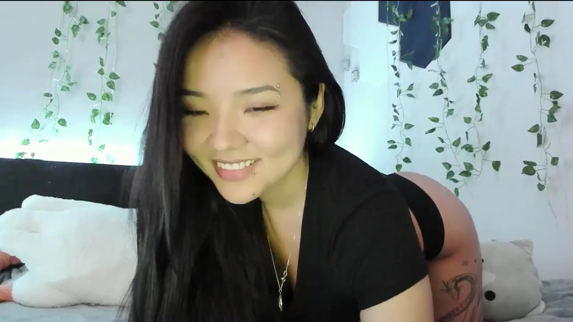 Gallery image thumbnail from Melody__K's myfreecams stream on, 02/01/2024, 08:09 image 3 of 20
