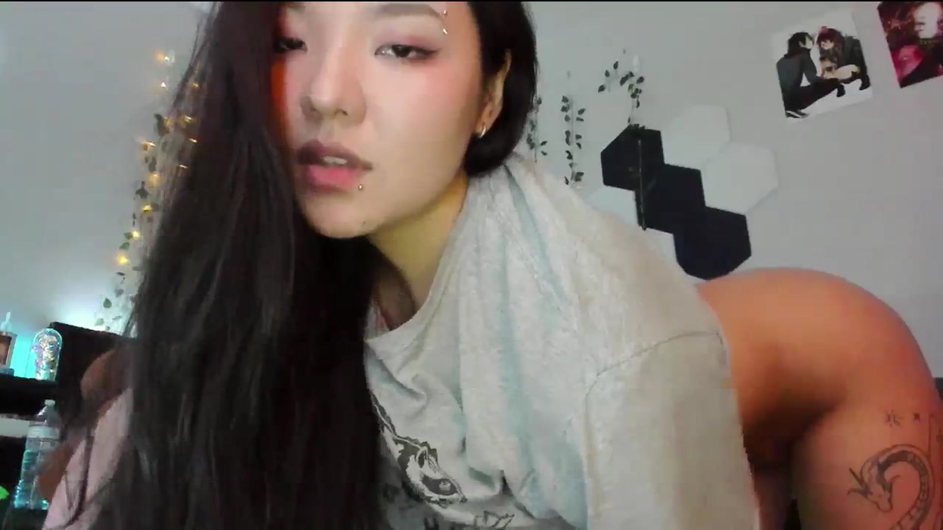 Gallery image thumbnail from Melody__K's myfreecams stream on, 02/17/2024, 07:53 image 18 of 20