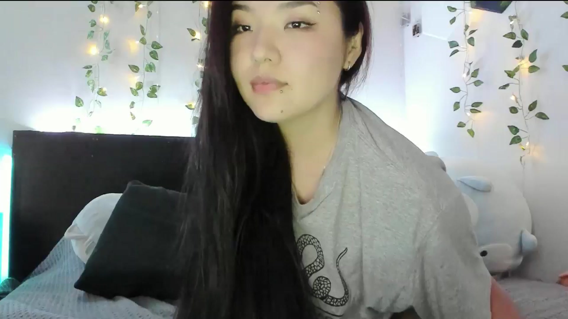 Gallery image thumbnail from Melody__K's myfreecams stream on, 05/07/2024, 04:45 image 8 of 20
