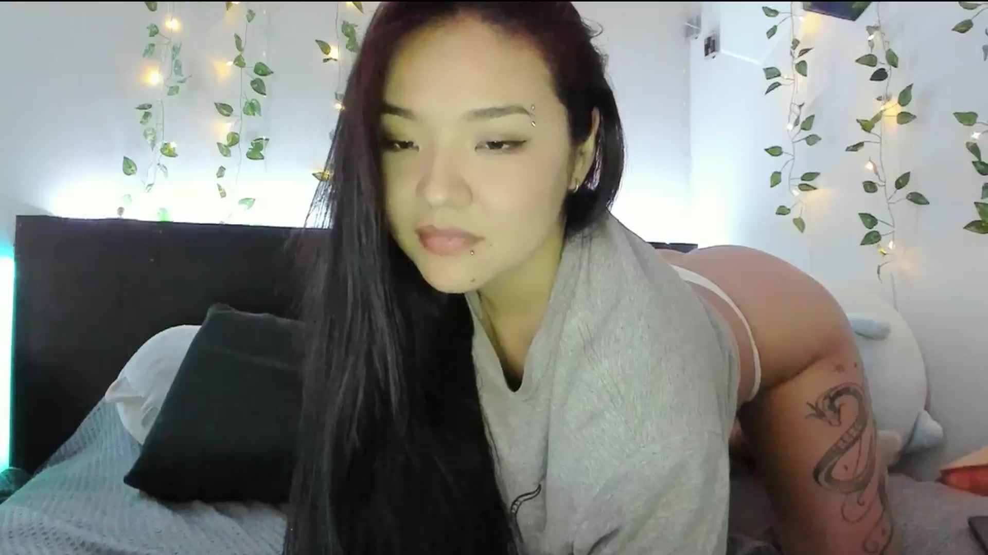 Gallery image thumbnail from Melody__K's myfreecams stream on, 05/07/2024, 04:45 image 12 of 20