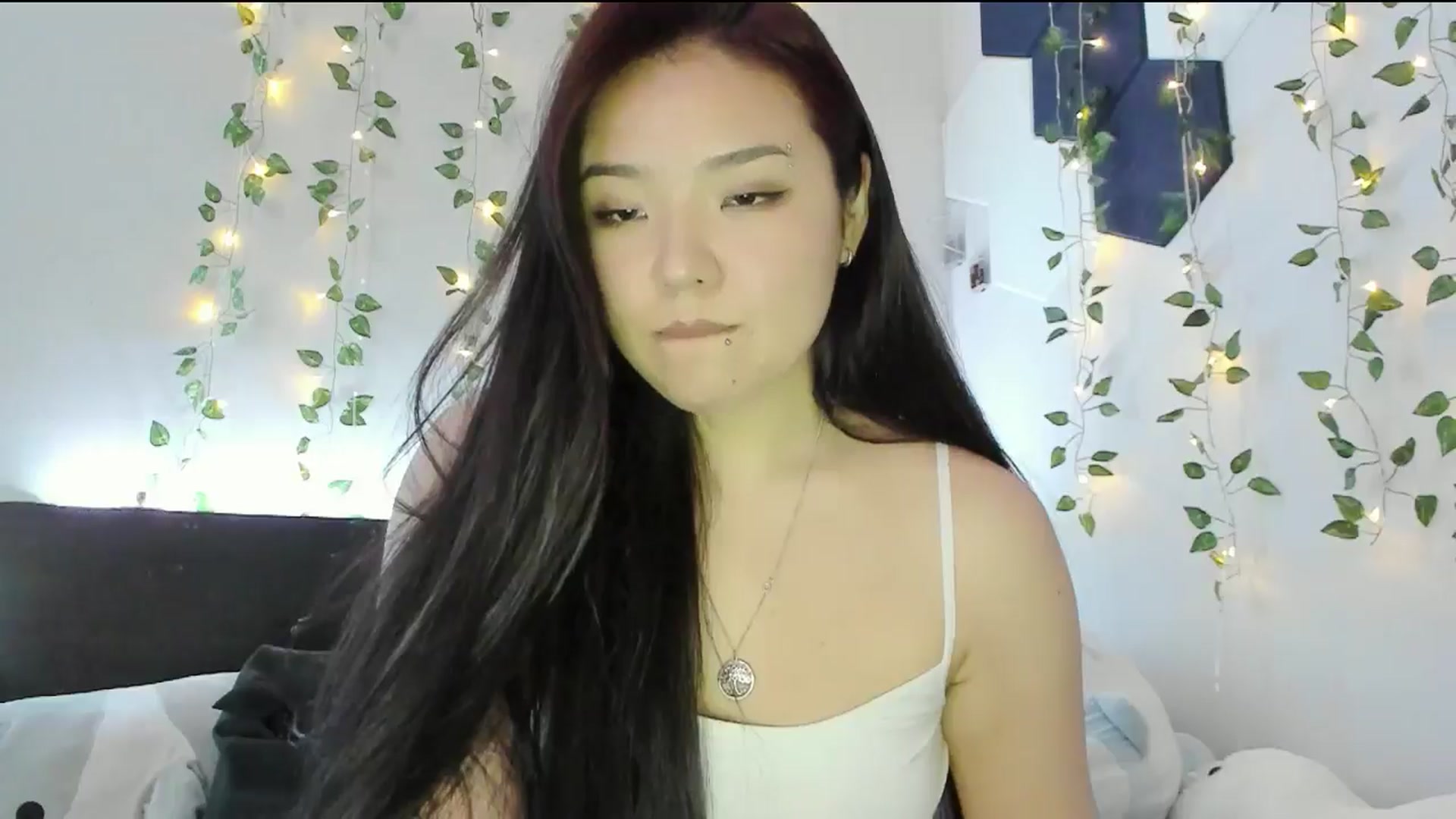 Gallery image thumbnail from Melody__K's myfreecams stream on, 05/10/2024, 04:55 image 15 of 20