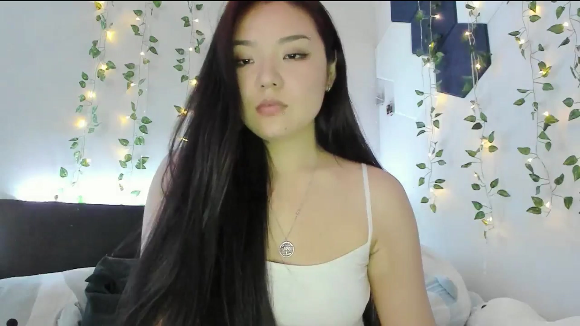 Gallery image thumbnail from Melody__K's myfreecams stream on, 05/10/2024, 04:55 image 17 of 20