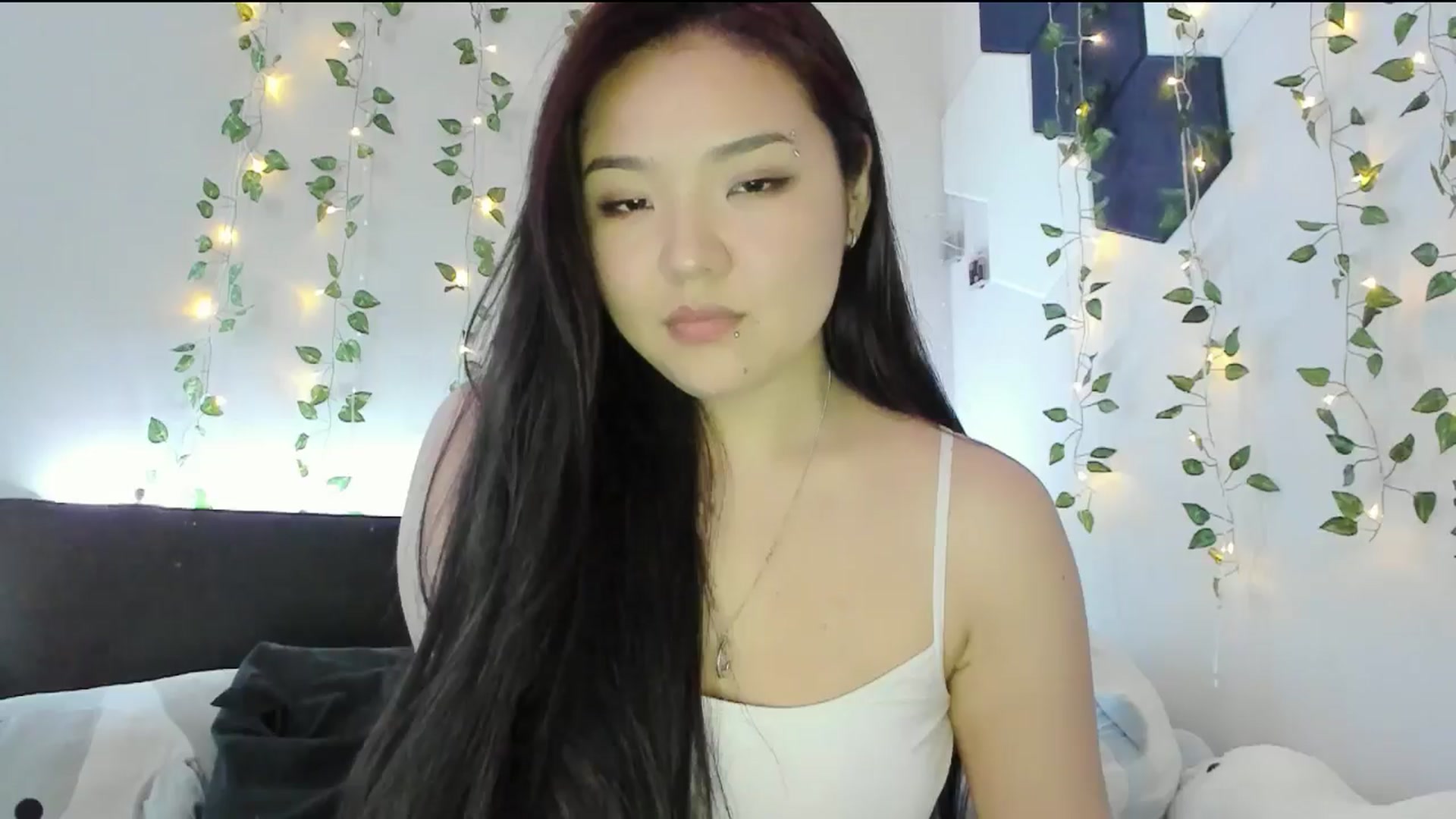 Gallery image thumbnail from Melody__K's myfreecams stream on, 05/10/2024, 04:55 image 8 of 20