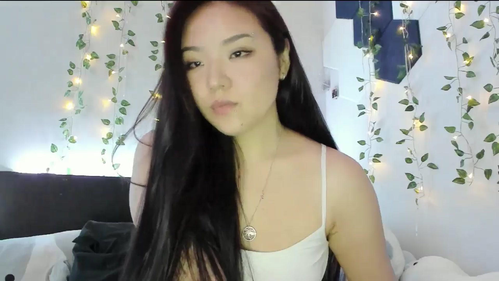 Gallery image thumbnail from Melody__K's myfreecams stream on, 05/10/2024, 04:55 image 9 of 20