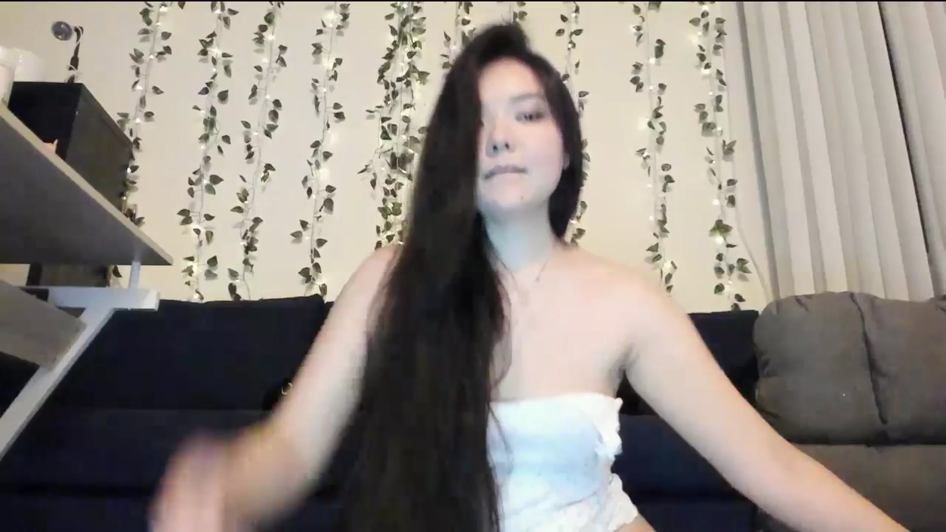 Gallery image thumbnail from Melody__K's myfreecams stream on, 08/08/2024, 08:03 image 6 of 20
