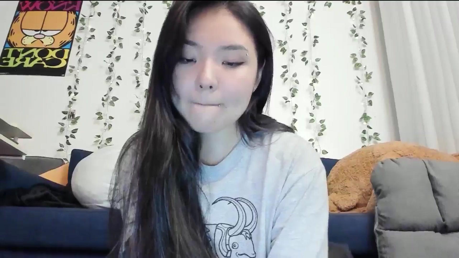 Gallery image thumbnail from Melody__K's myfreecams stream on, 09/15/2024, 09:14 image 9 of 20