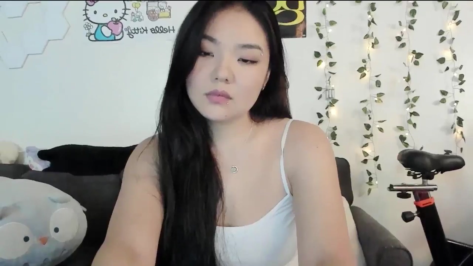Gallery image thumbnail from Melody__K's myfreecams stream on, 11/12/2024, 09:04 image 14 of 20