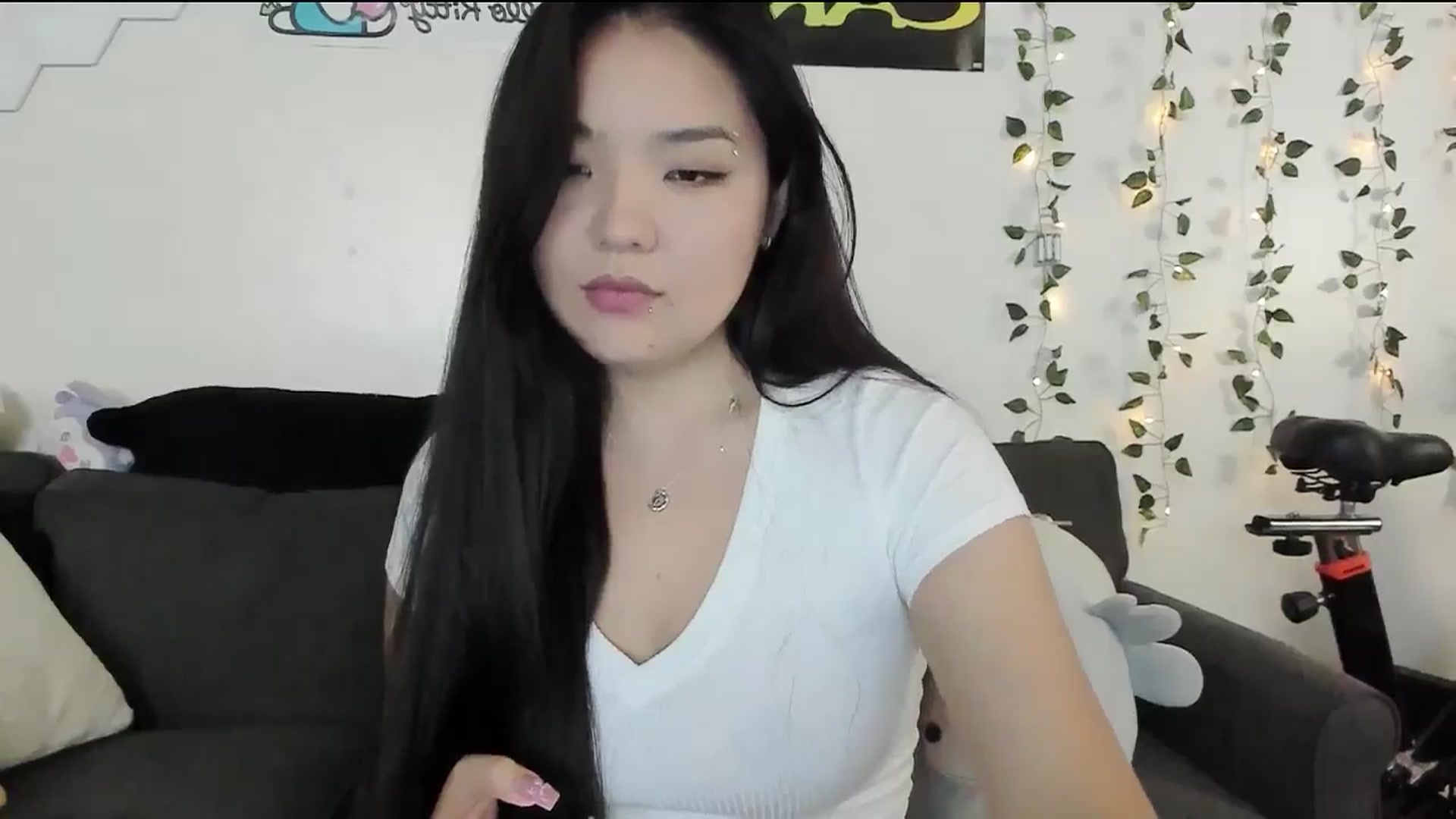Gallery image thumbnail from Melody__K's myfreecams stream on, 11/15/2024, 10:32 image 18 of 20