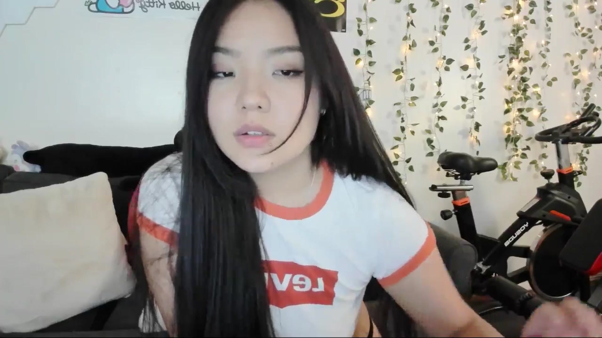 Gallery image thumbnail from Melody__K's myfreecams stream on, 11/26/2024, 08:37 image 3 of 20