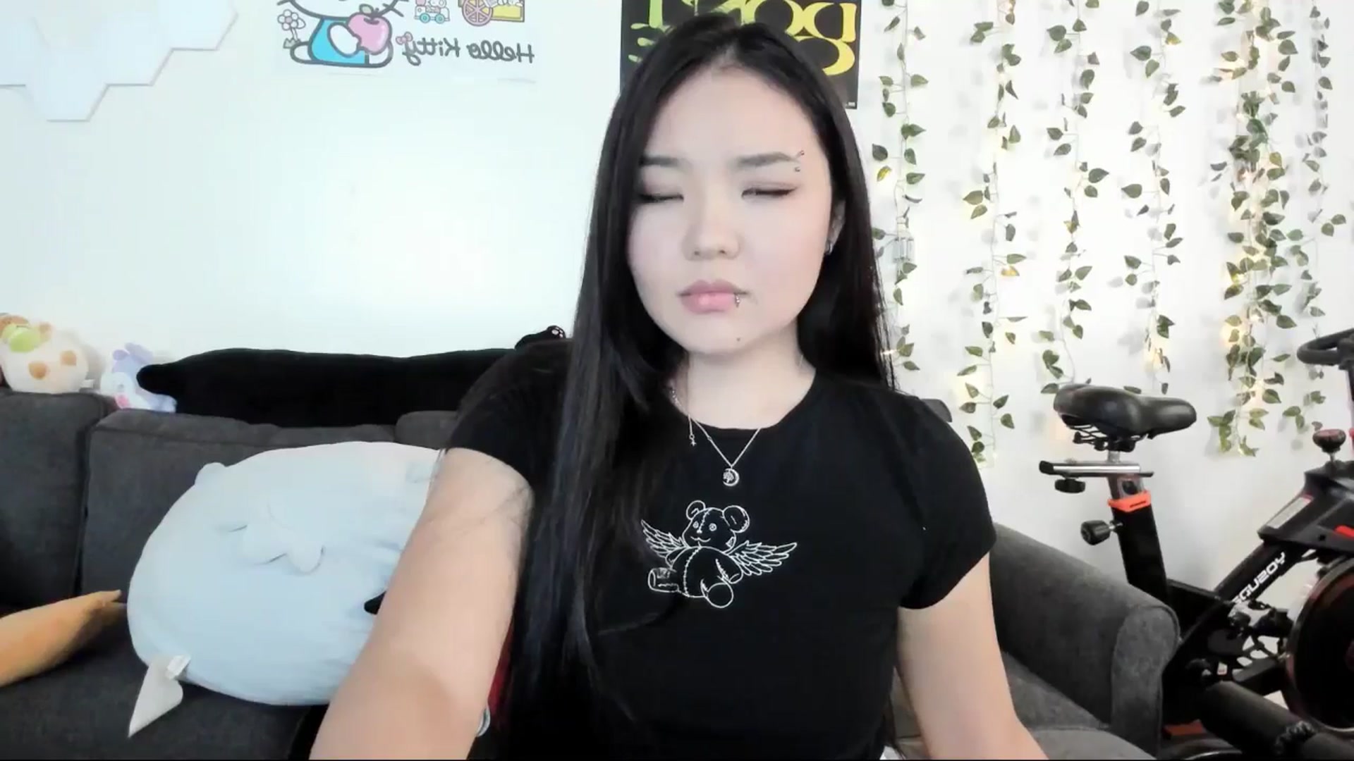 Gallery image thumbnail from Melody__K's myfreecams stream on, 12/11/2024, 08:00 image 15 of 20
