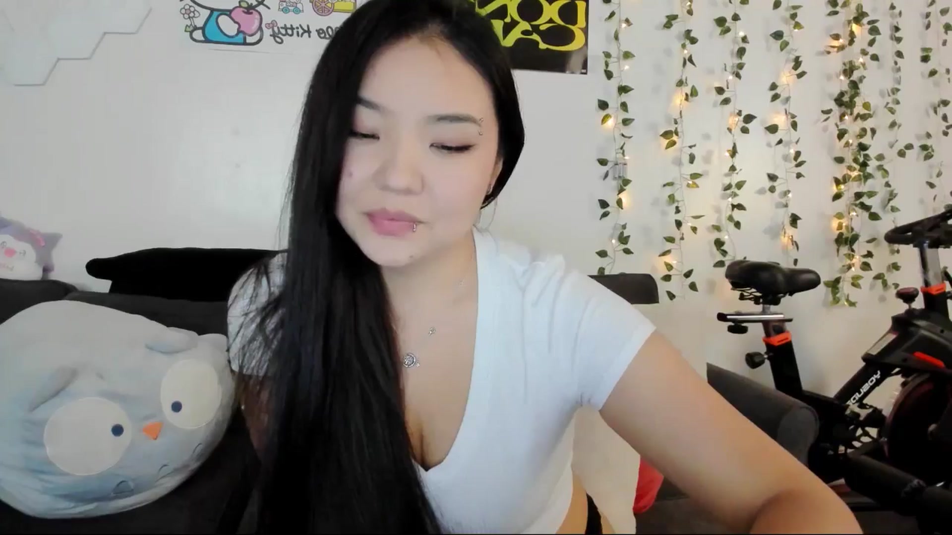 Gallery image thumbnail from Melody__K's myfreecams stream on, 12/15/2024, 09:24 image 7 of 20