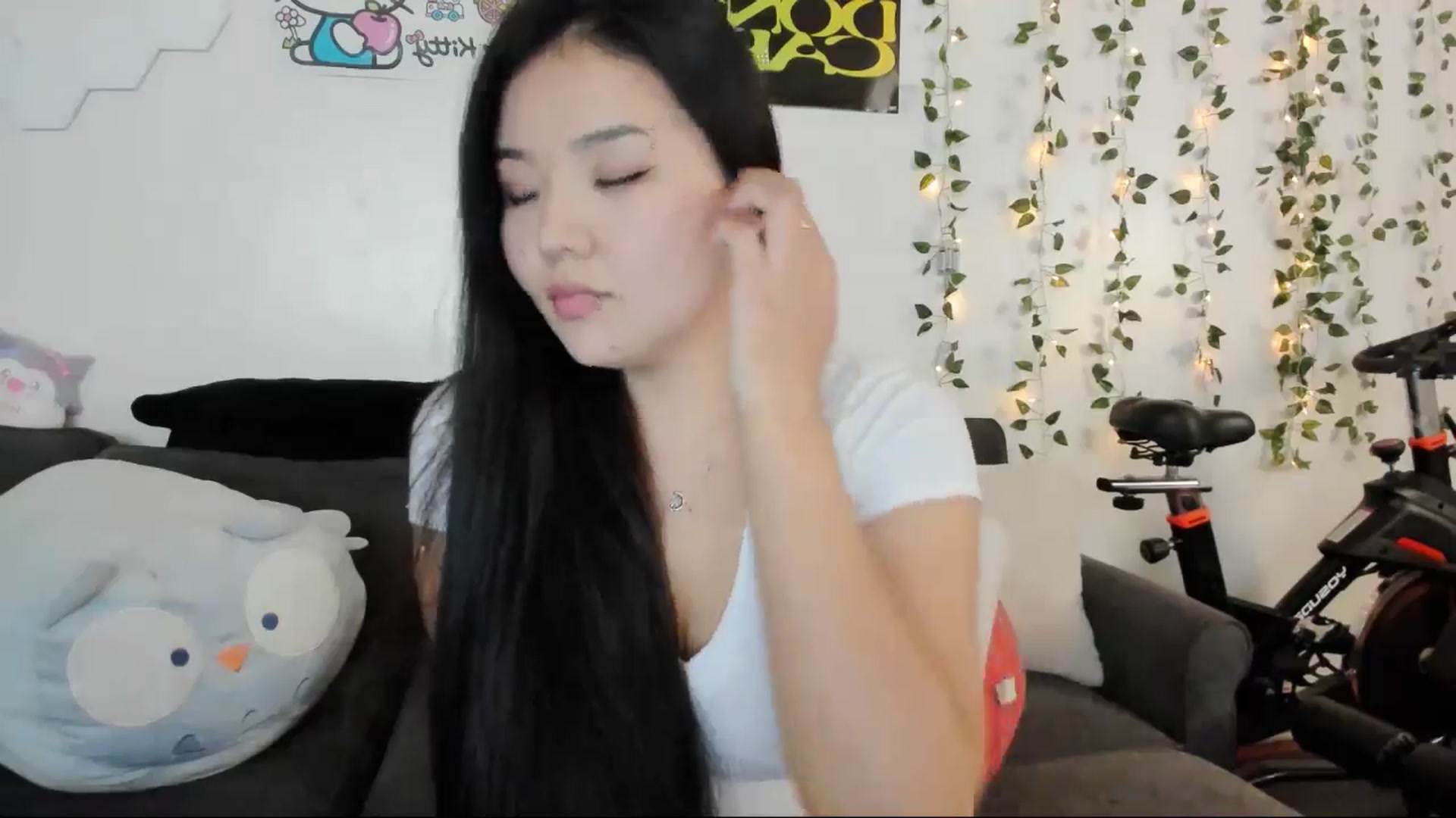 Gallery image thumbnail from Melody__K's myfreecams stream on, 12/15/2024, 09:24 image 6 of 20
