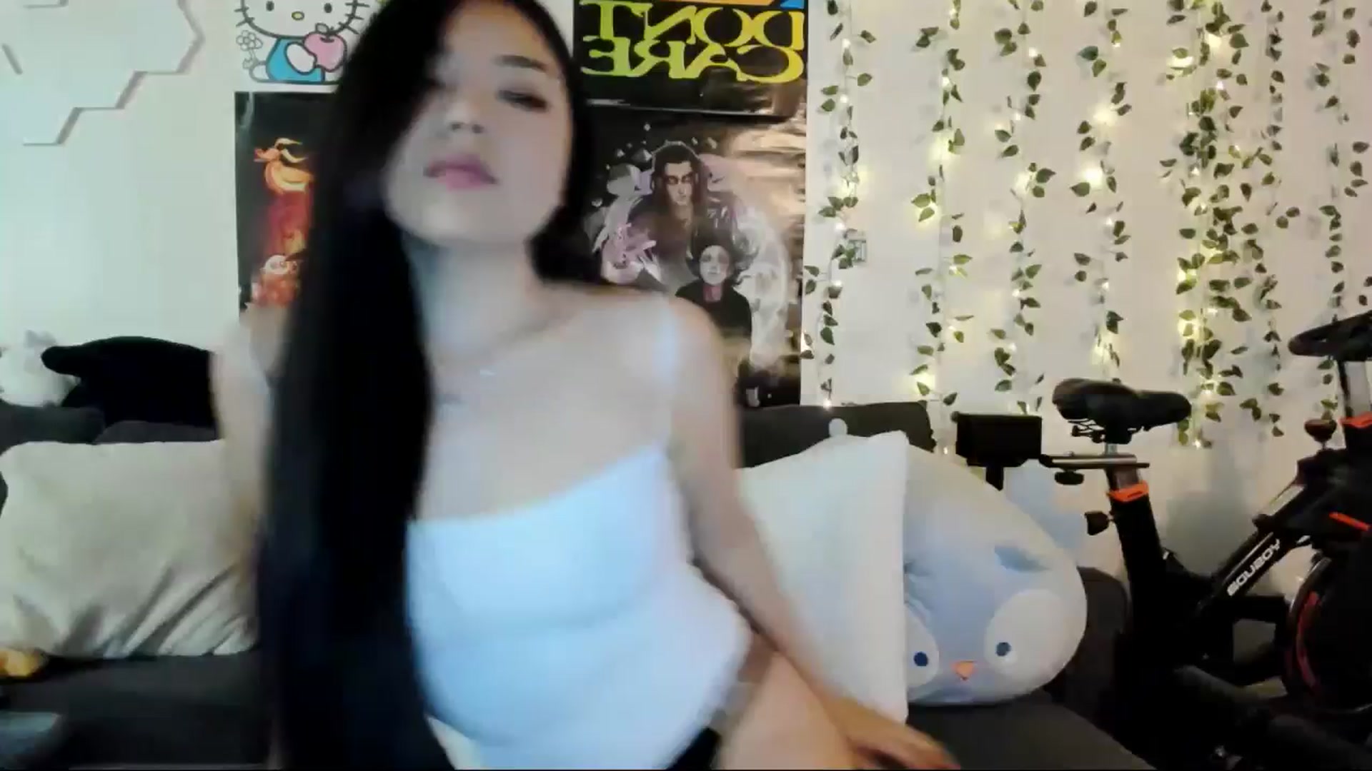 Gallery image thumbnail from Melody__K's myfreecams stream on, 02/08/2025, 08:34 image 8 of 20