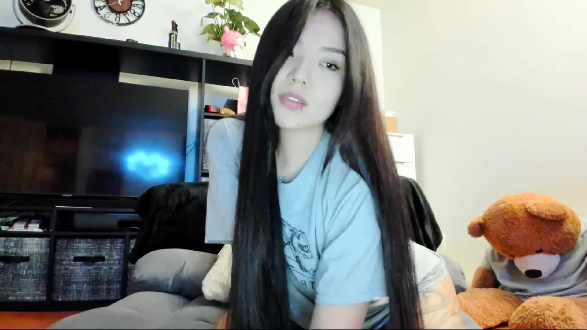 Gallery image thumbnail from Melody__K's myfreecams stream on, 03/06/2025, 10:13 image 1 of 20