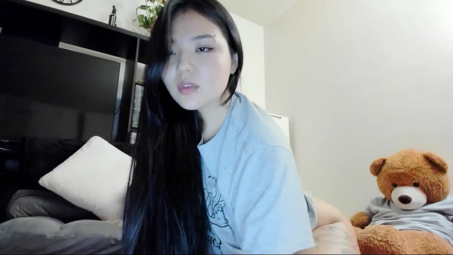 Gallery image thumbnail from Melody__K's myfreecams stream on, 03/21/2025, 09:02 image 17 of 20