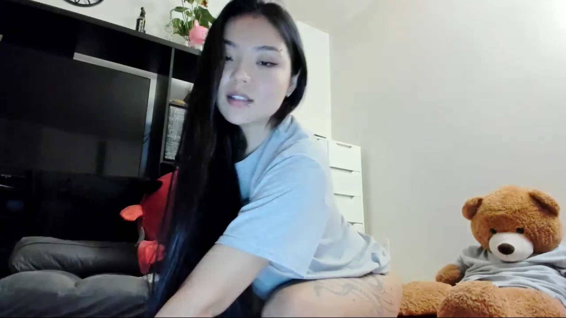 Gallery image thumbnail from Melody__K's myfreecams stream on, 03/21/2025, 09:02 image 18 of 20