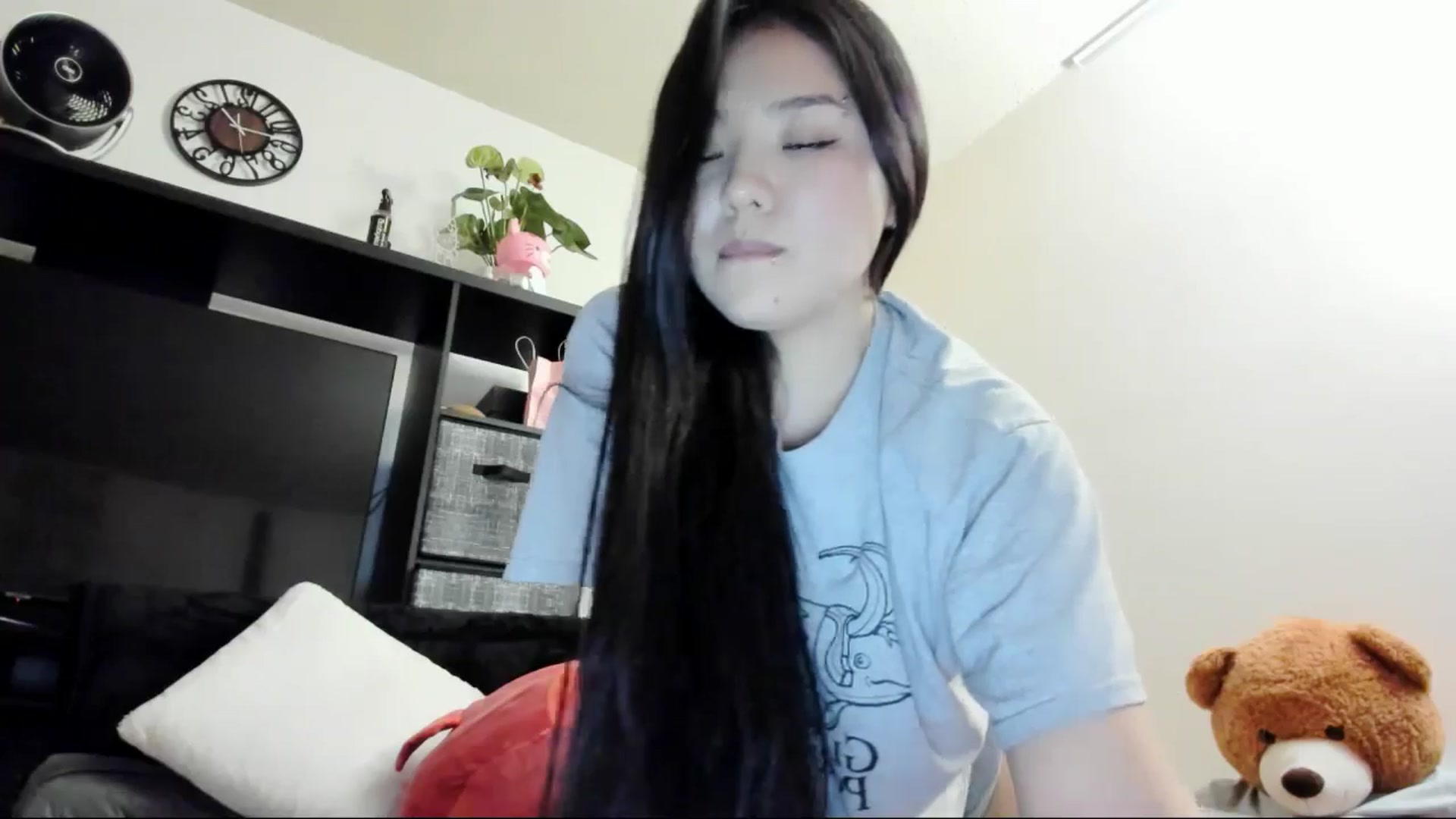 Gallery image thumbnail from Melody__K's myfreecams stream on, 03/21/2025, 09:02 image 16 of 20