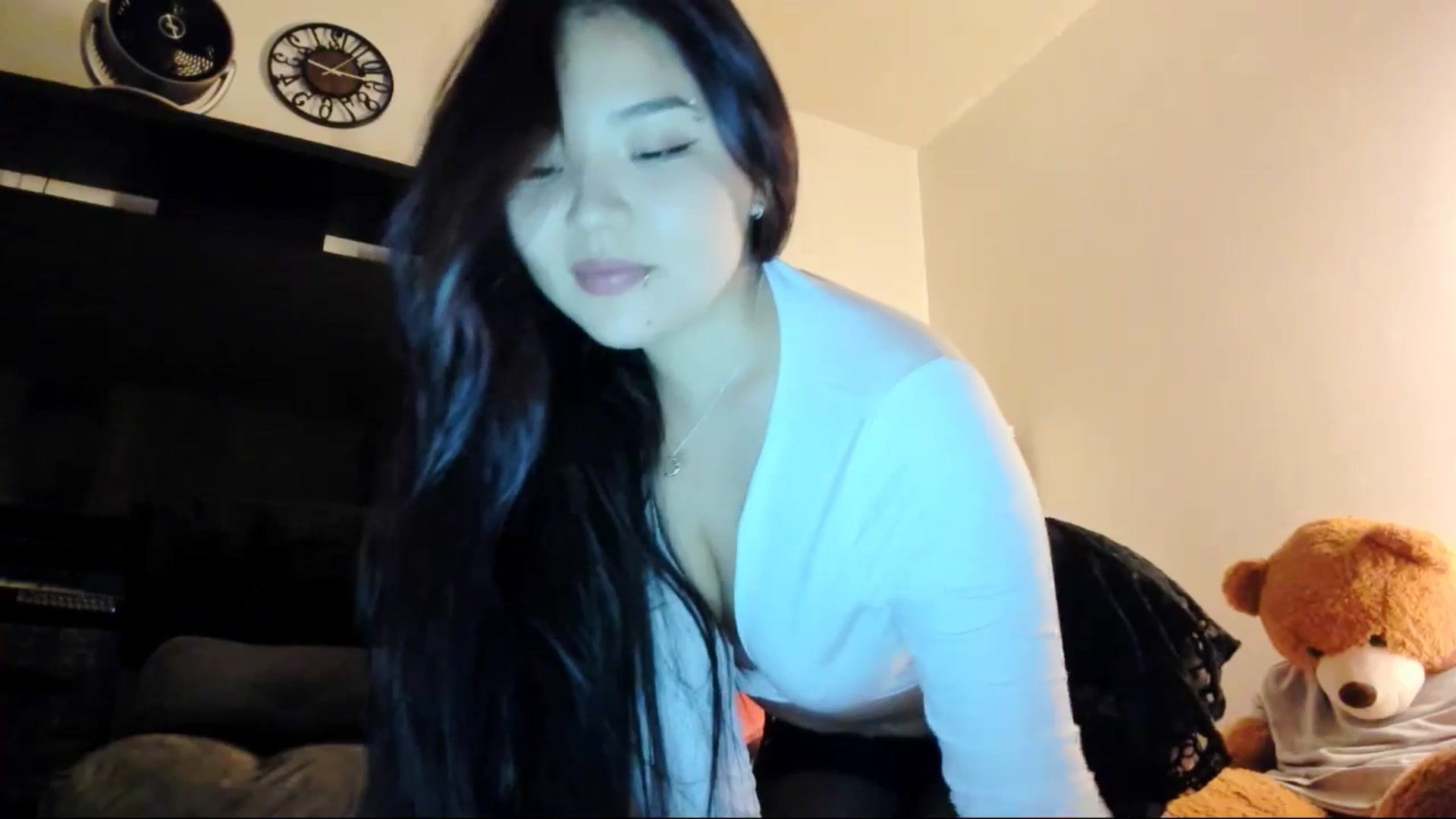 Gallery image thumbnail from Melody__K's myfreecams stream on, 03/30/2025, 10:00 image 9 of 20