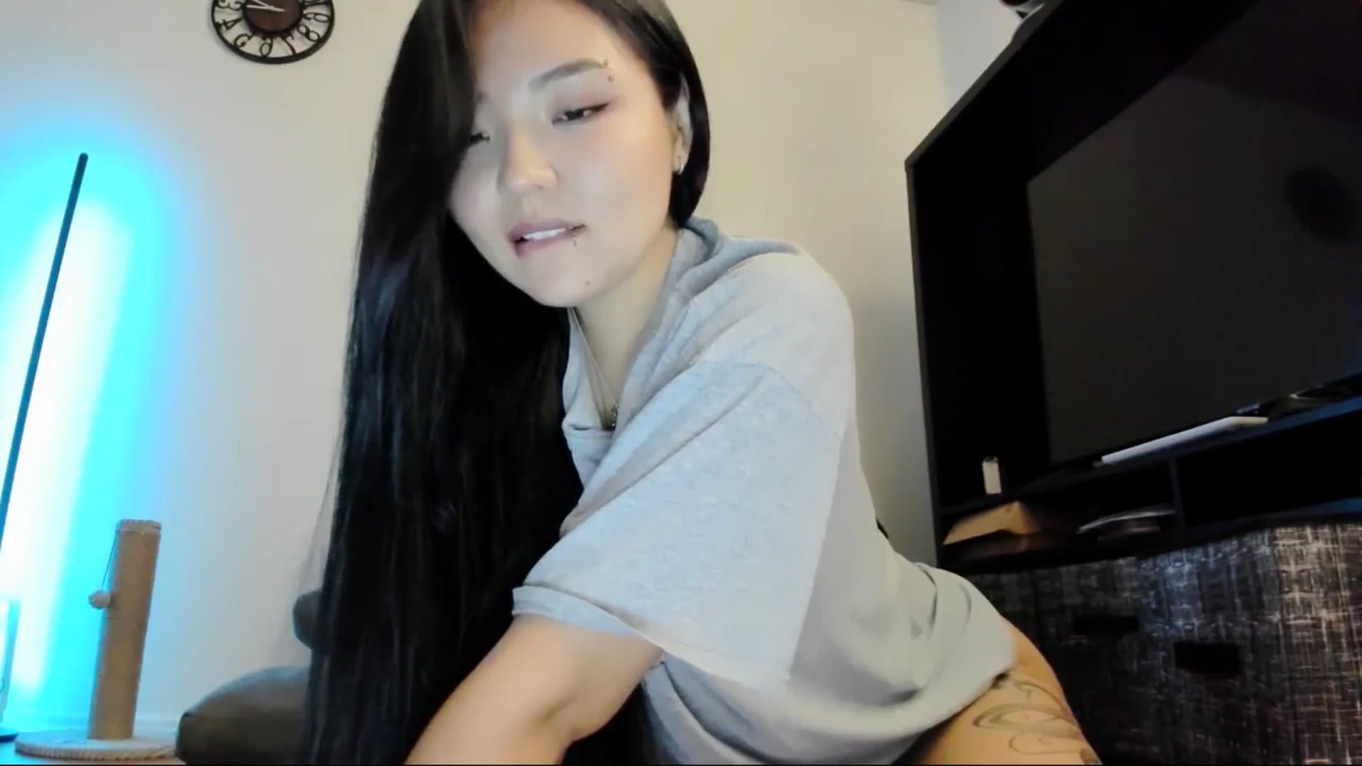 Gallery image thumbnail from Melody__K's myfreecams stream on, 04/10/2025, 10:27 image 11 of 20