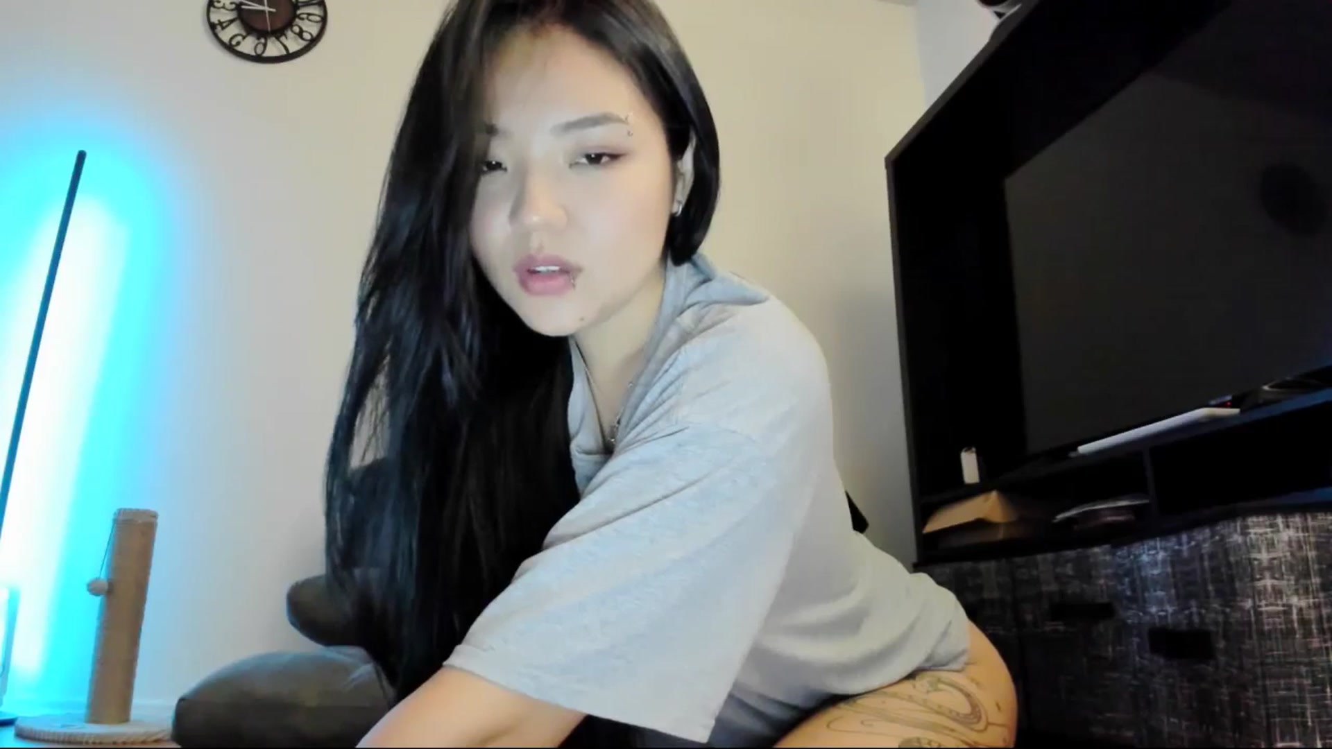 Gallery image thumbnail from Melody__K's myfreecams stream on, 04/10/2025, 10:27 image 12 of 20