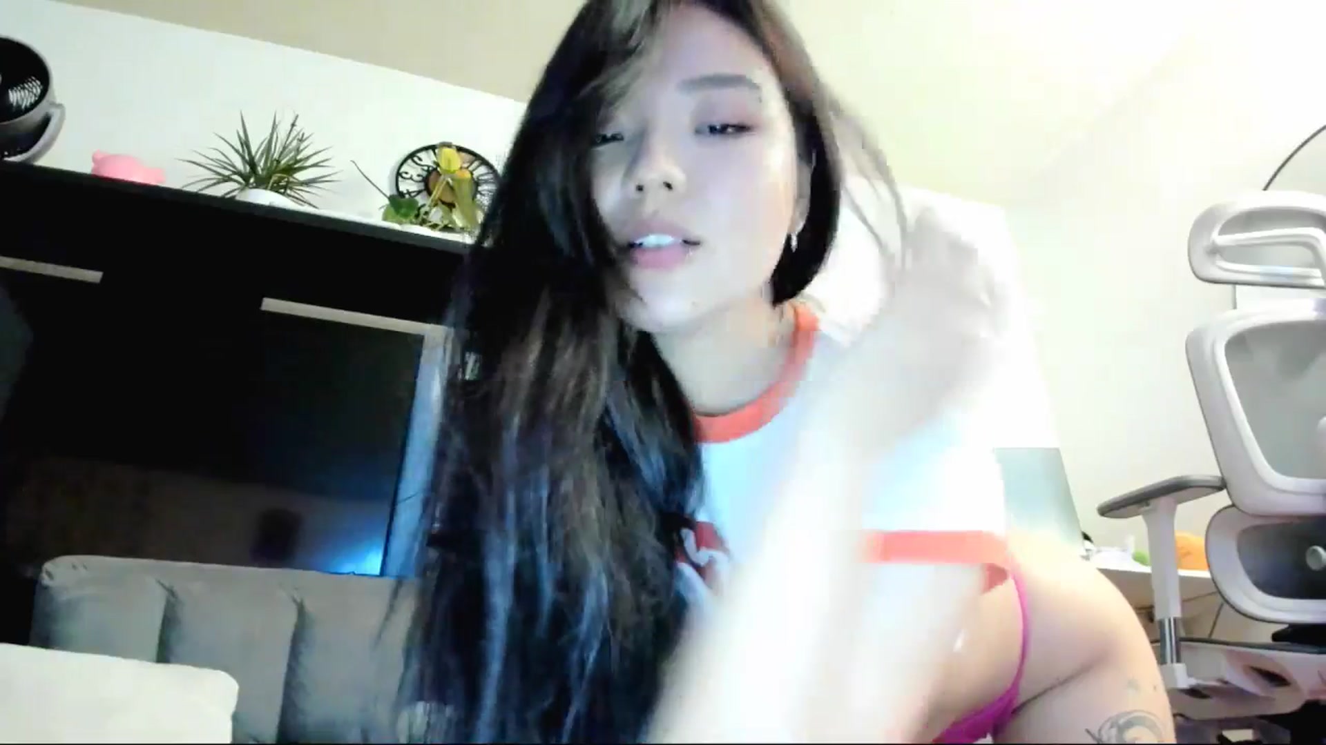 Gallery image thumbnail from Melody__K's myfreecams stream on, 08/06/2025, 08:56 image 15 of 20