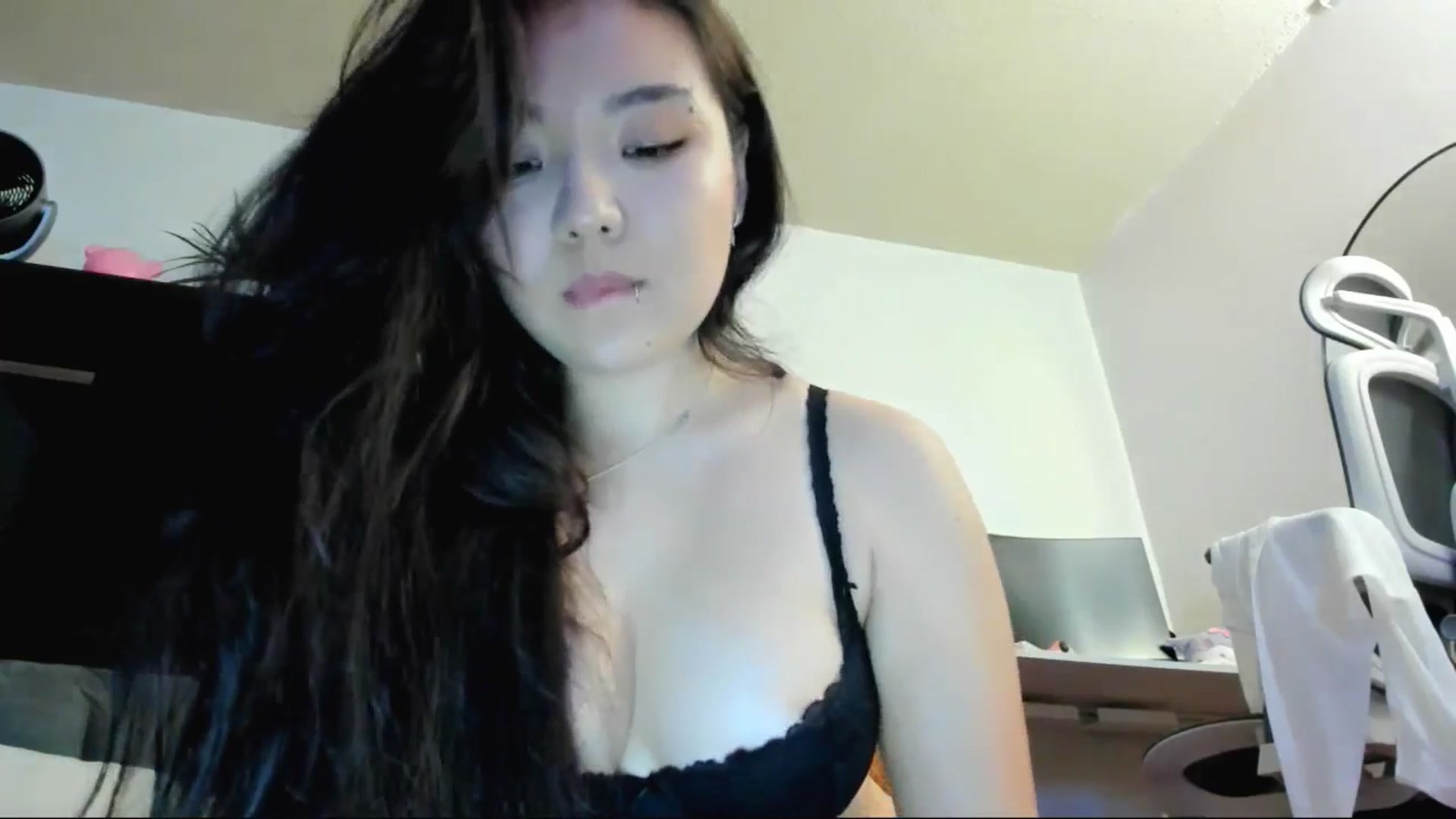 Gallery image thumbnail from Melody__K's myfreecams stream on, 08/12/2025, 09:28 image 13 of 20