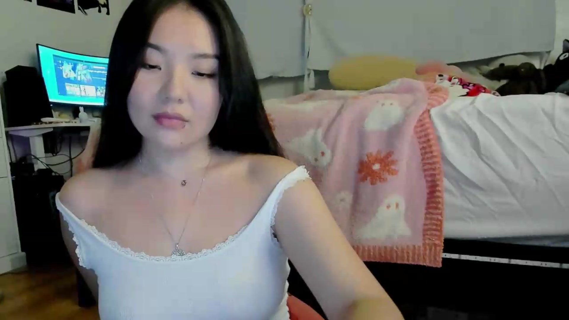 Gallery image thumbnail from Melody__K's myfreecams stream on, 08/05/2026, 04:33 image 16 of 20