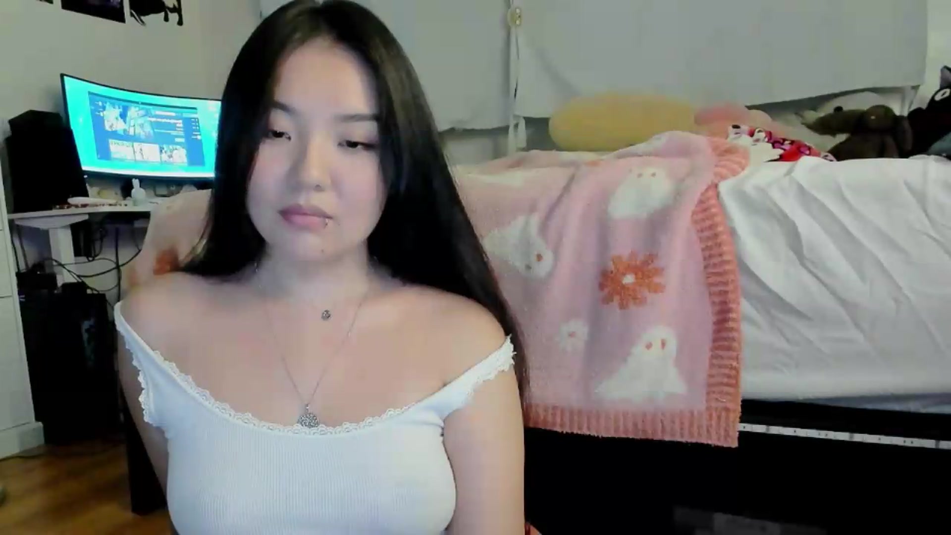 Gallery image thumbnail from Melody__K's myfreecams stream on, 08/05/2026, 04:33 image 15 of 20