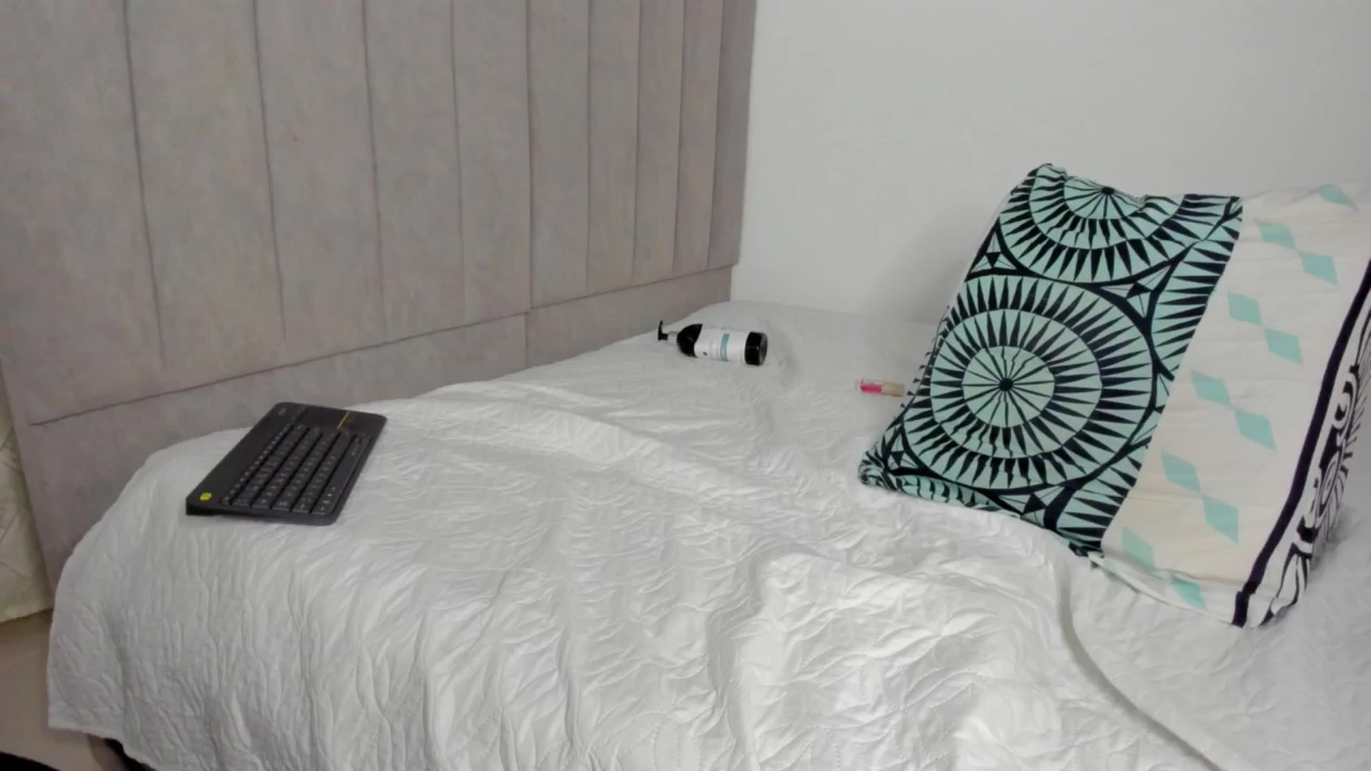 Gallery image thumbnail from Melodymiller's myfreecams stream on, 04/20/2025, 18:29 image 17 of 20