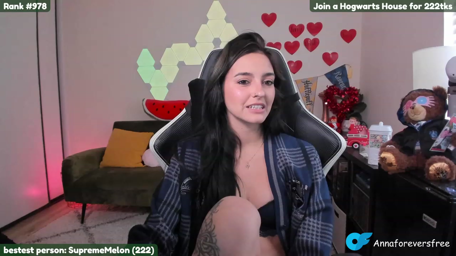 Gallery image thumbnail from Melon's myfreecams stream on, 02/14/2023, 24:51 image 1 of 20