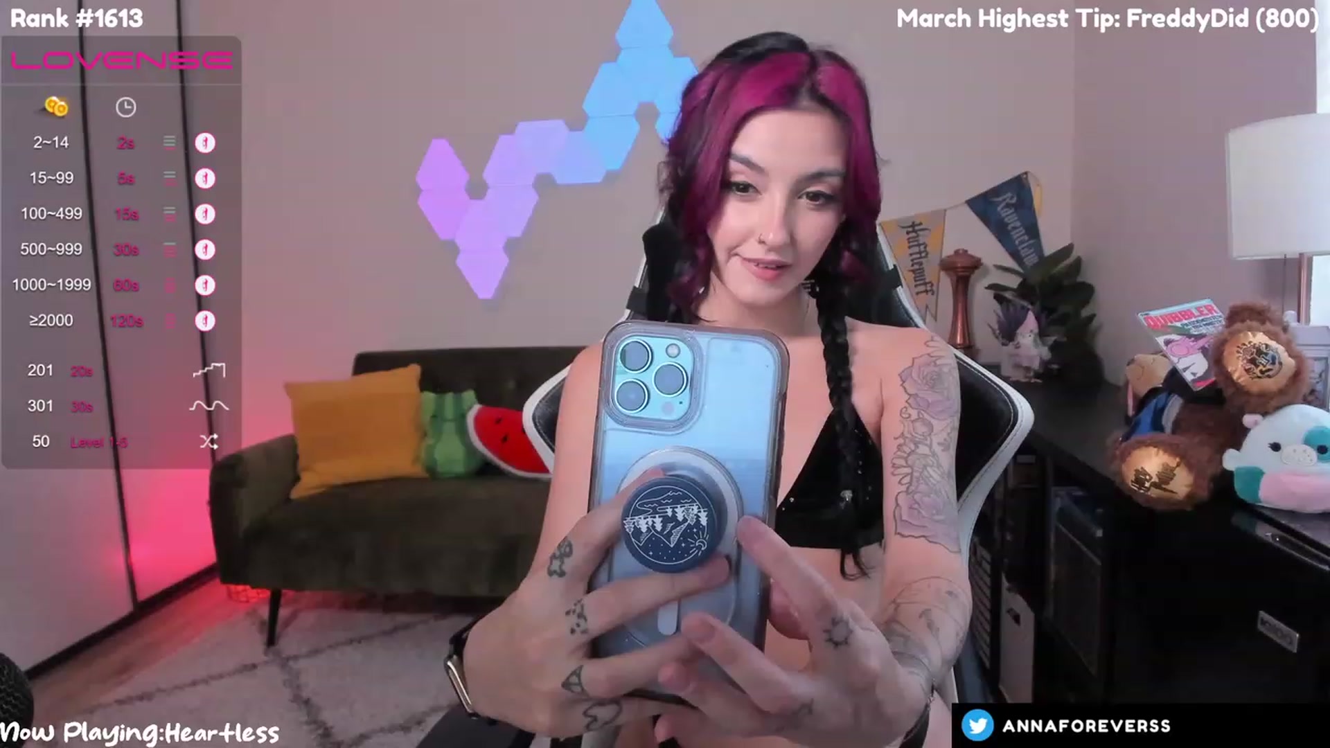 Gallery image thumbnail from Melon's myfreecams stream on, 03/11/2023, 24:47 image 1 of 20