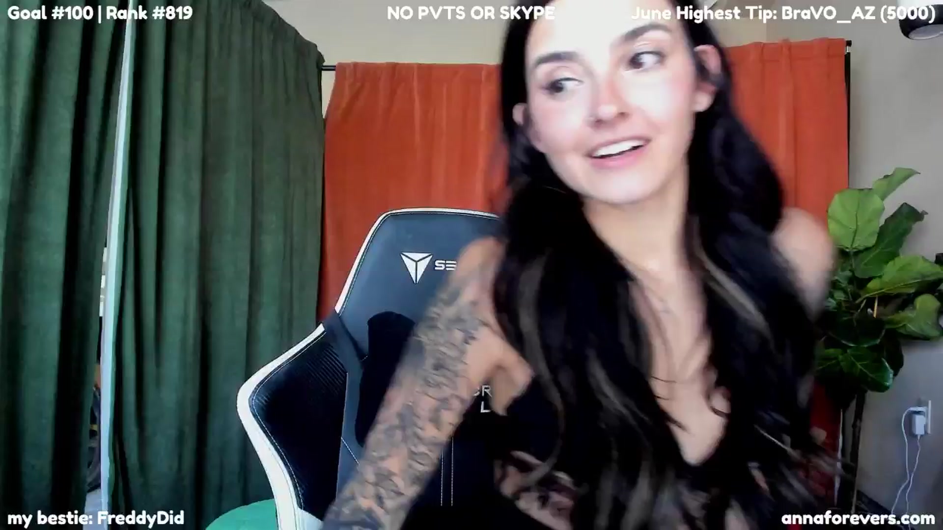Gallery image thumbnail from Melon's myfreecams stream on, 06/17/2024, 02:07 image 8 of 20