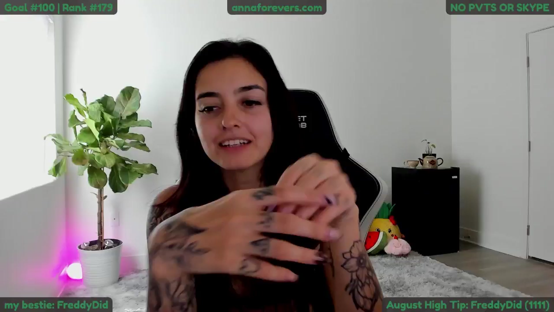 Gallery image thumbnail from Melon's myfreecams stream on, 08/02/2024, 24:05 image 8 of 20