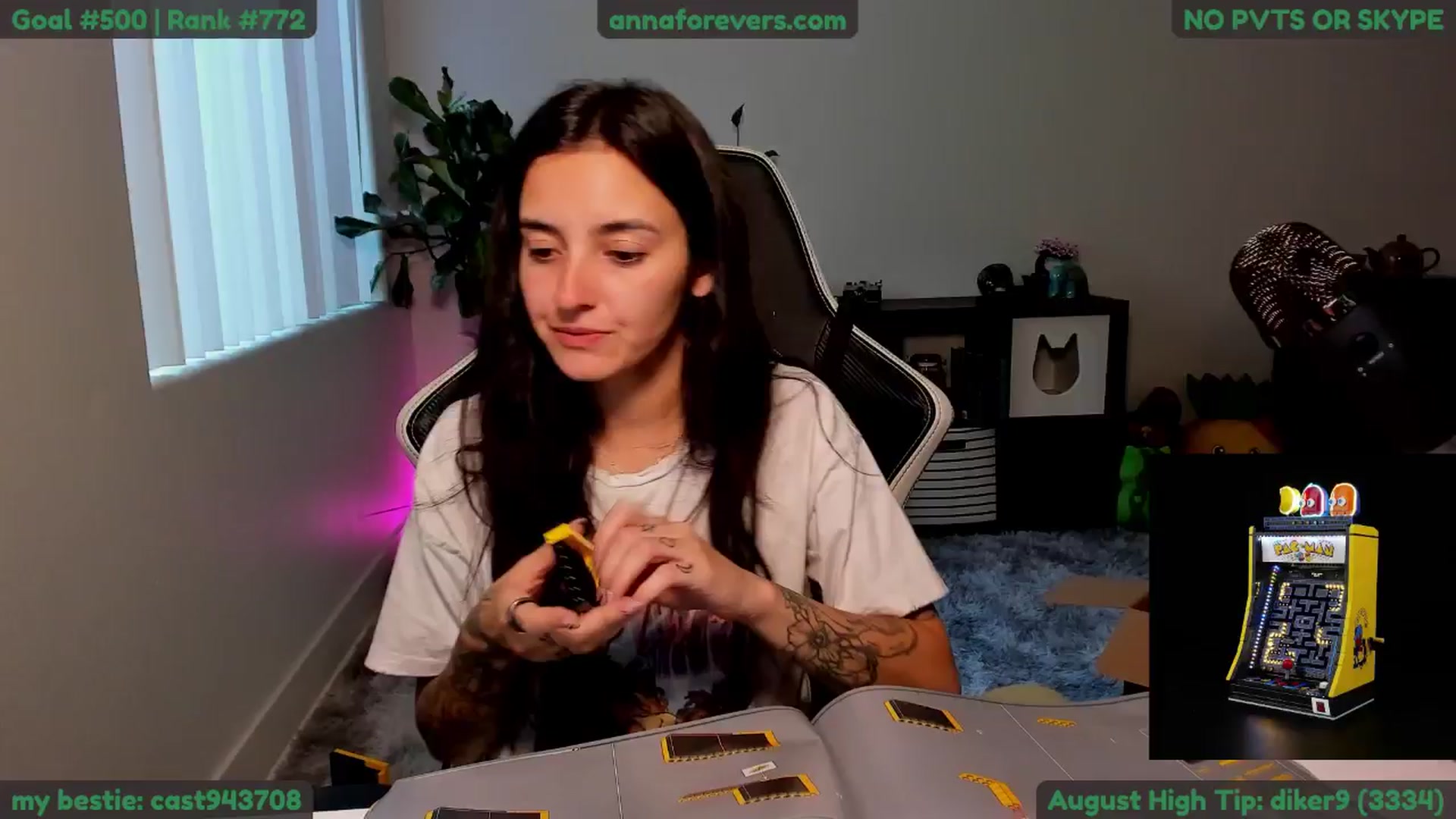 Gallery image thumbnail from Melon's myfreecams stream on, 08/16/2024, 03:28 image 13 of 20