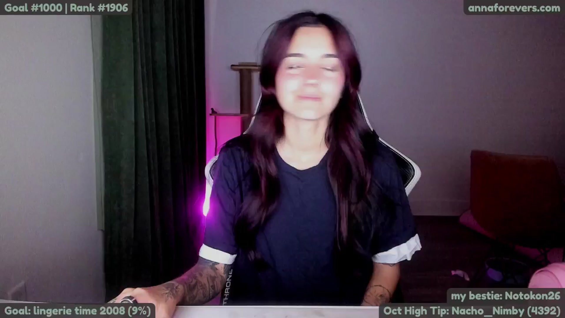 Gallery image thumbnail from Melon's myfreecams stream on, 10/27/2024, 04:03 image 3 of 20