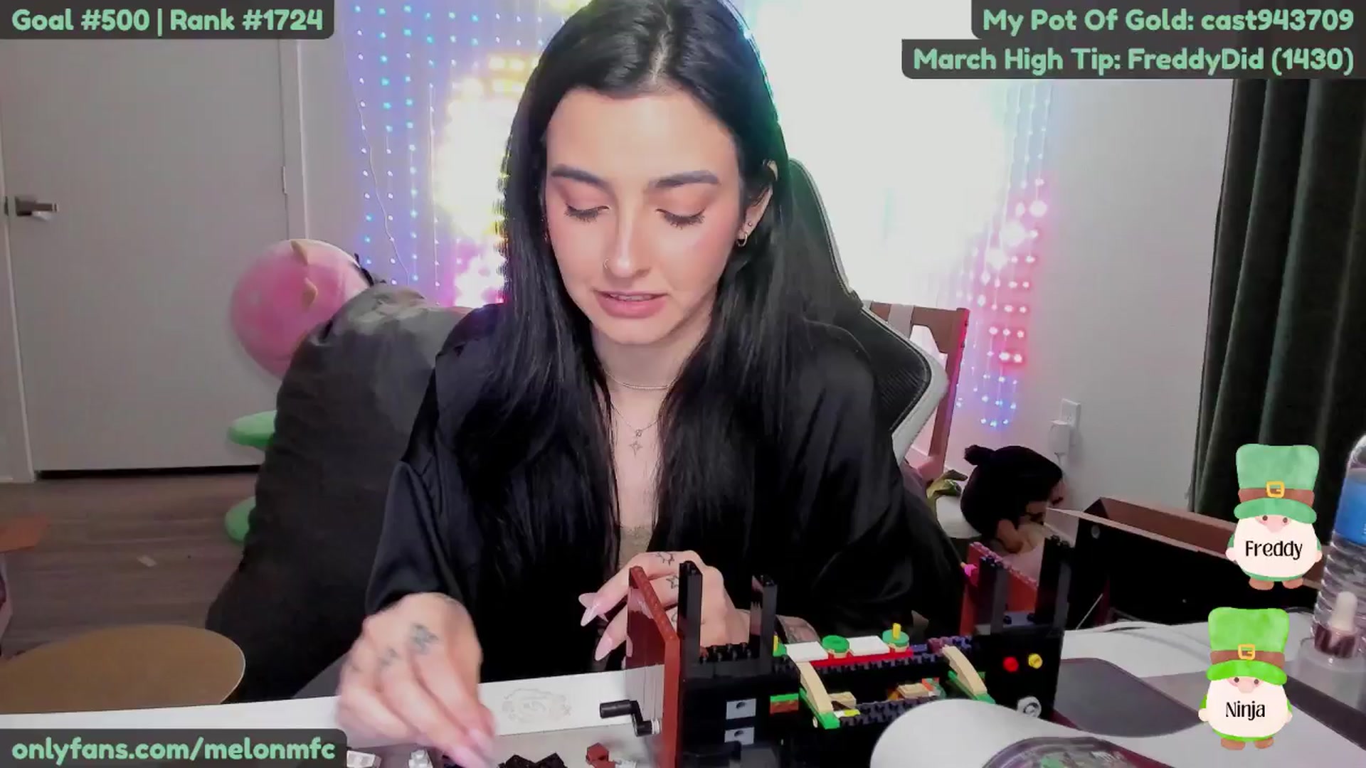 Gallery image thumbnail from Melon's myfreecams stream on, 03/19/2025, 03:07 image 16 of 20