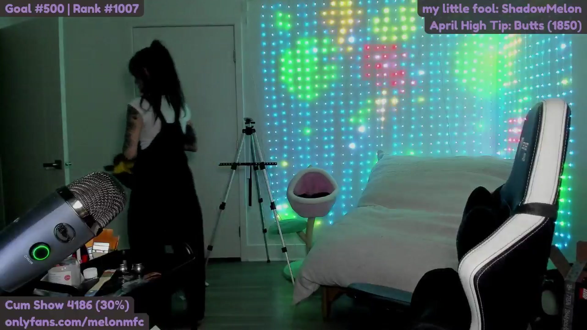 Gallery image thumbnail from Melon's myfreecams stream on, 04/27/2025, 02:18 image 4 of 20