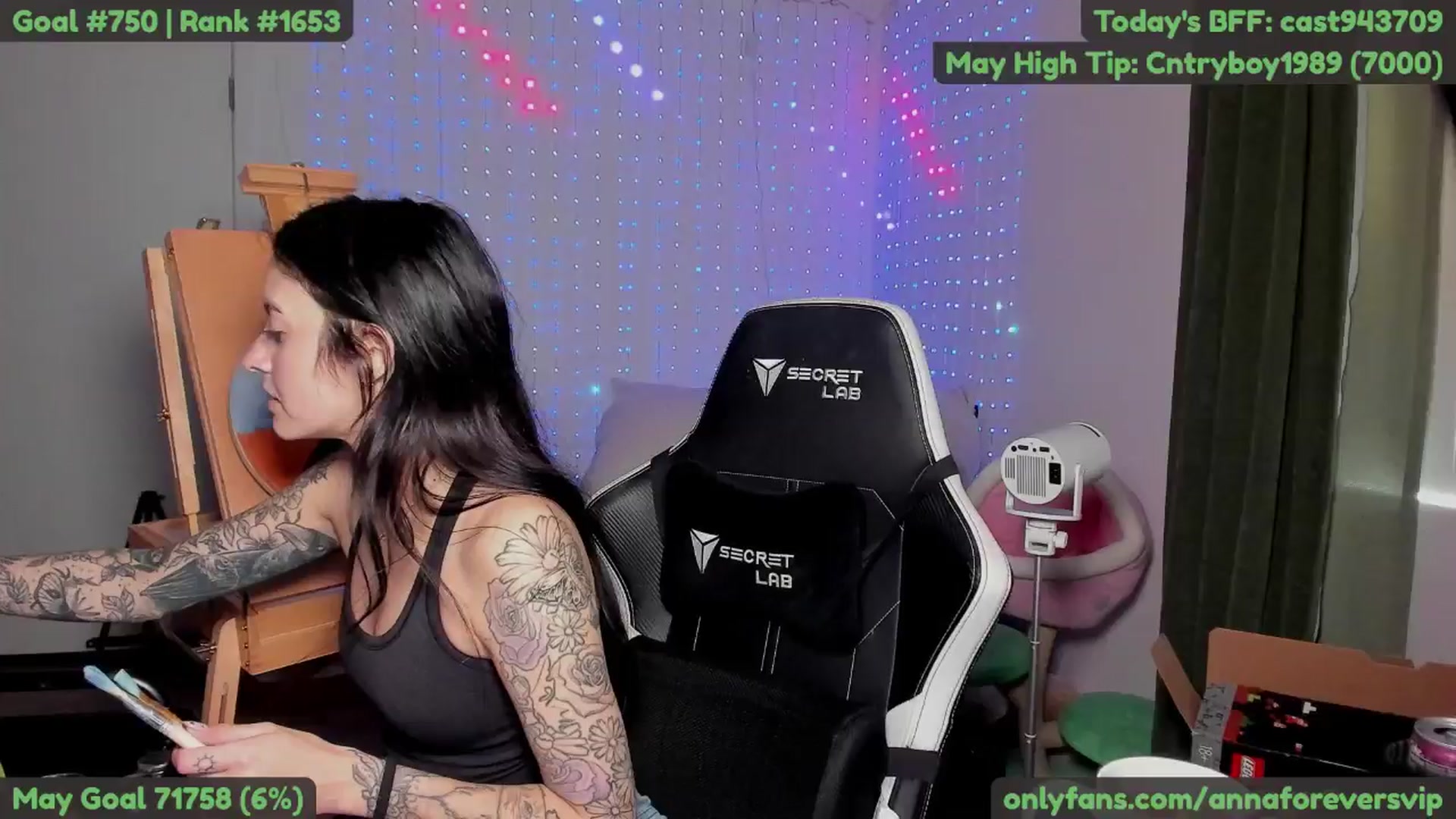 Gallery image thumbnail from Melon's myfreecams stream on, 05/28/2025, 01:45 image 1 of 20