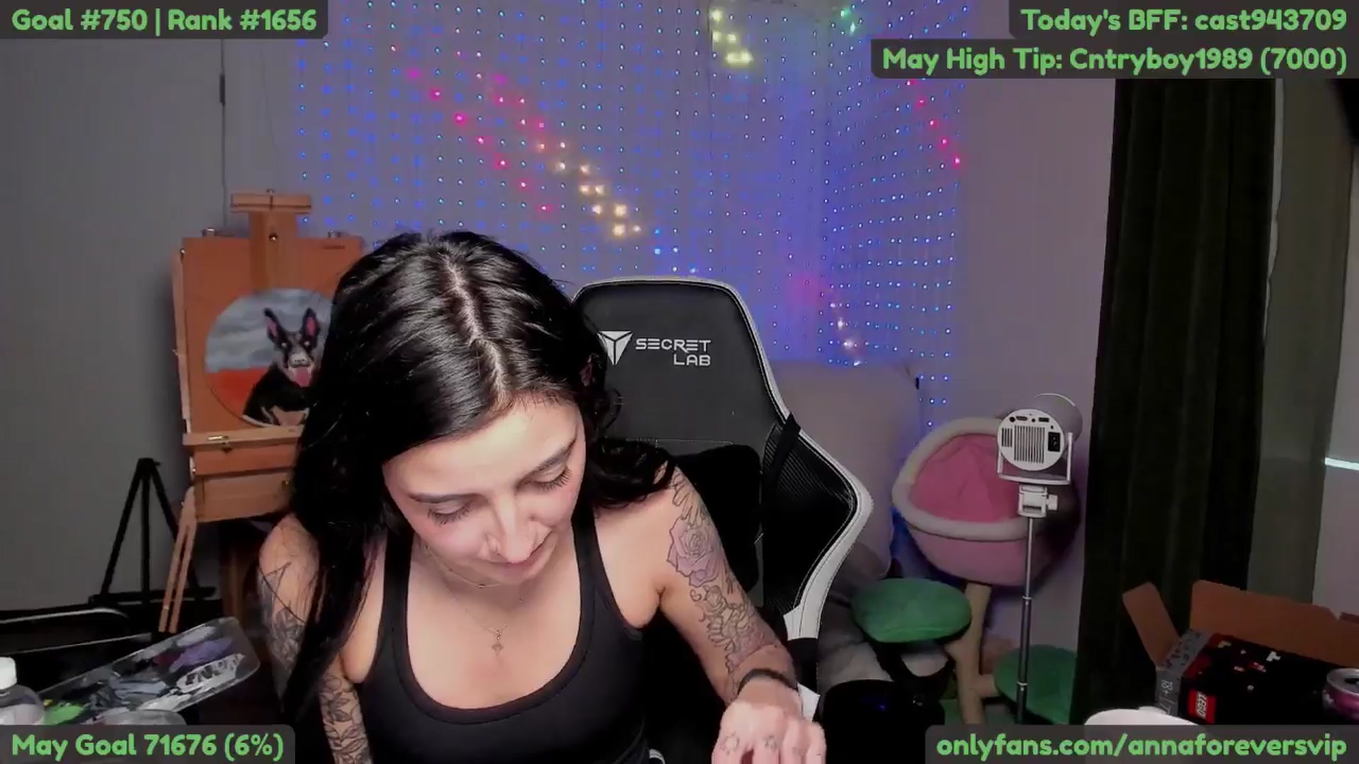 Gallery image thumbnail from Melon's myfreecams stream on, 05/28/2025, 03:33 image 5 of 20