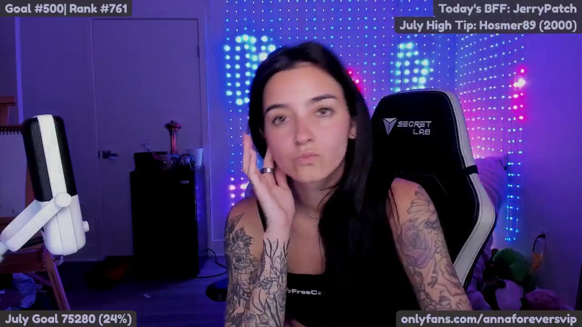 Gallery image thumbnail from Melon's myfreecams stream on, 07/15/2025, 03:43 image 12 of 20
