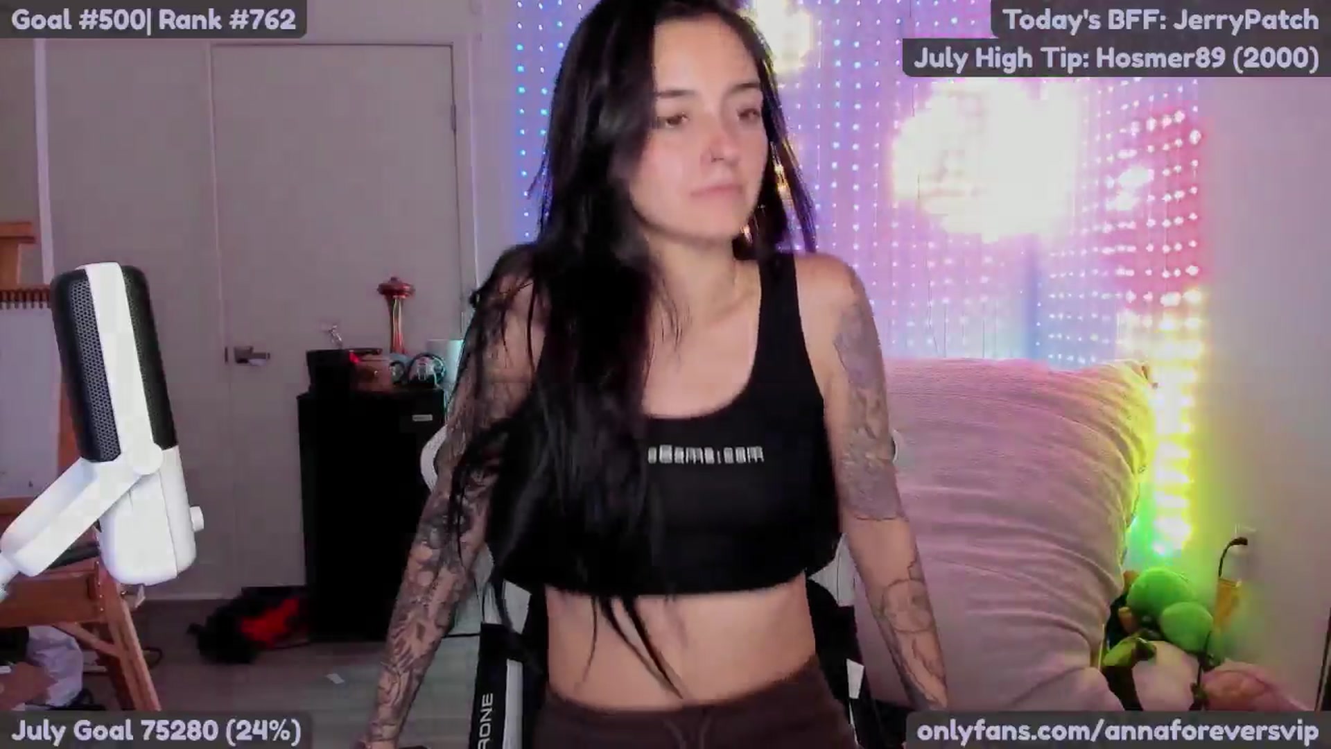 Gallery image thumbnail from Melon's myfreecams stream on, 07/15/2025, 03:43 image 14 of 20